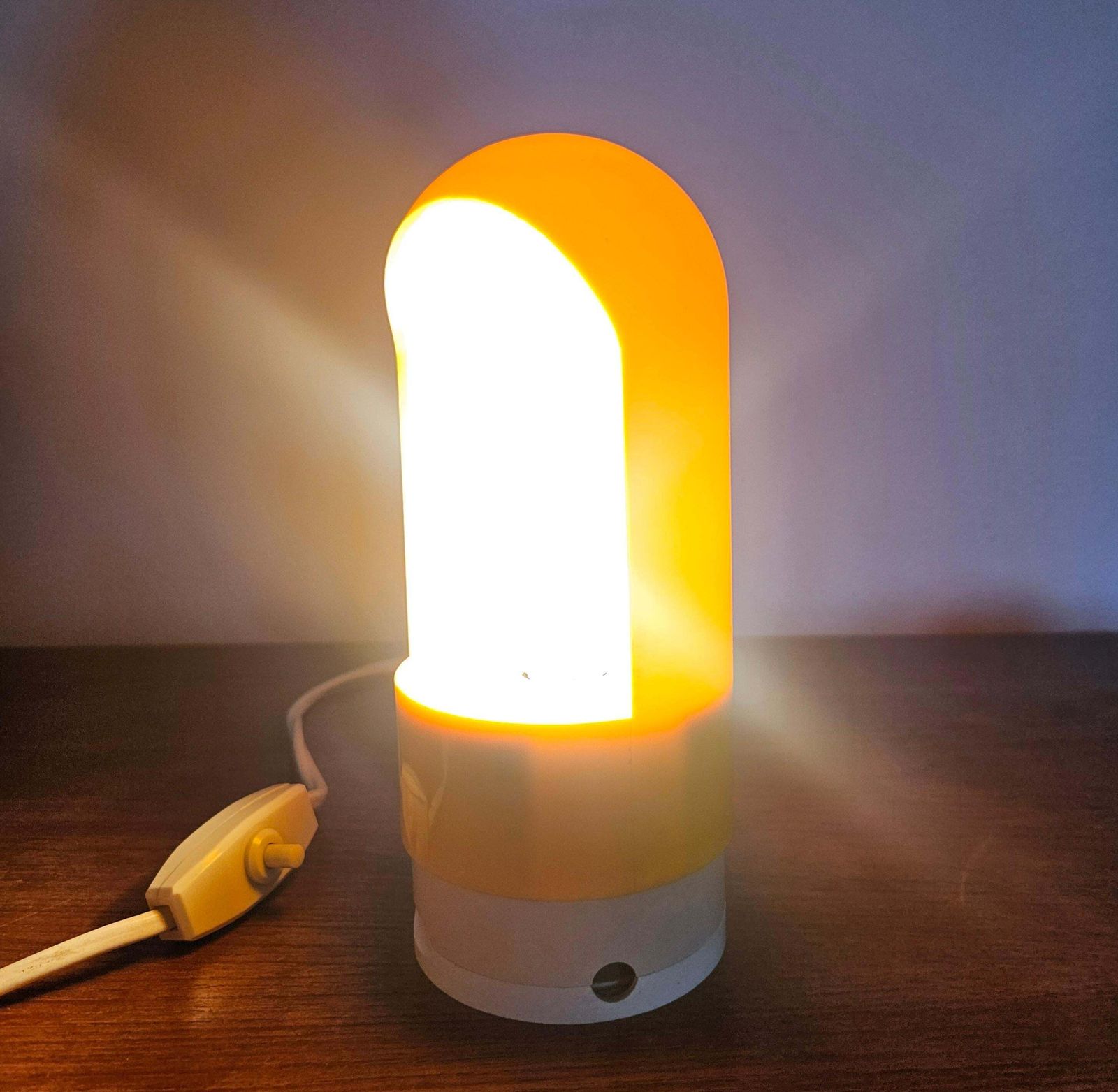 Zeldzame mid-century Space Age tafel- of wandlamp 'Astronaut', Italië, jaren 1970. photo vintage