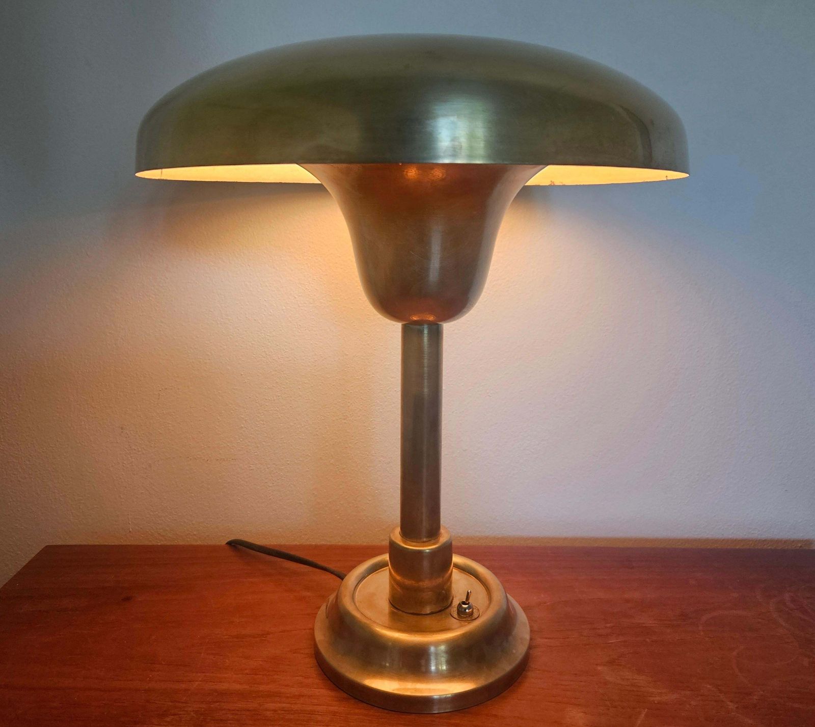 photo for sale Grote Bauhaus-functionalisme art deco tafellamp, Franta Anyz, jaren 1930