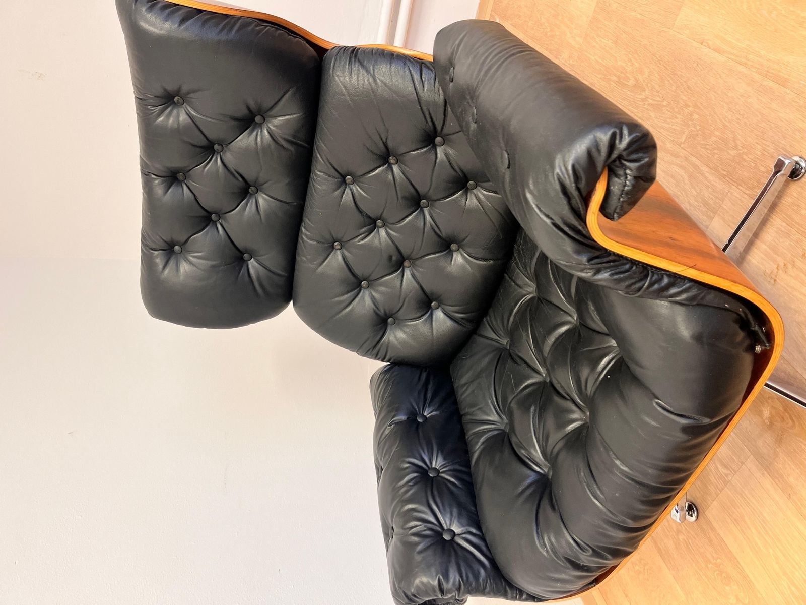 photo for sale XL Bijzondere Gebogen Multiplex Lounge Chair en Ottoman in Palissander, ca. jaren 1960
