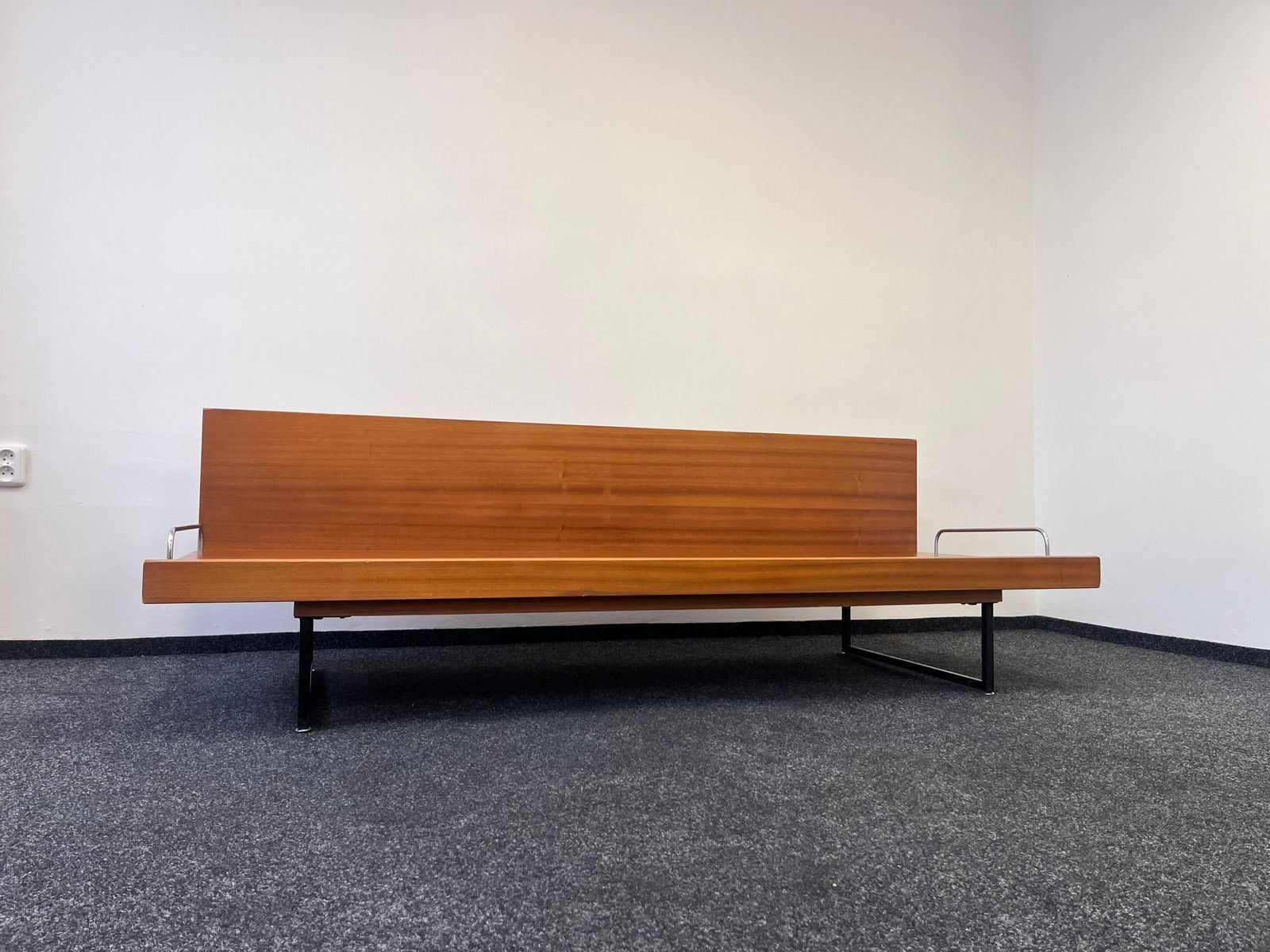 Mid Century 2 Zits Designsofa/Daybed In Mahonie — 1970 / Tsjecho Slowakije photo furniture