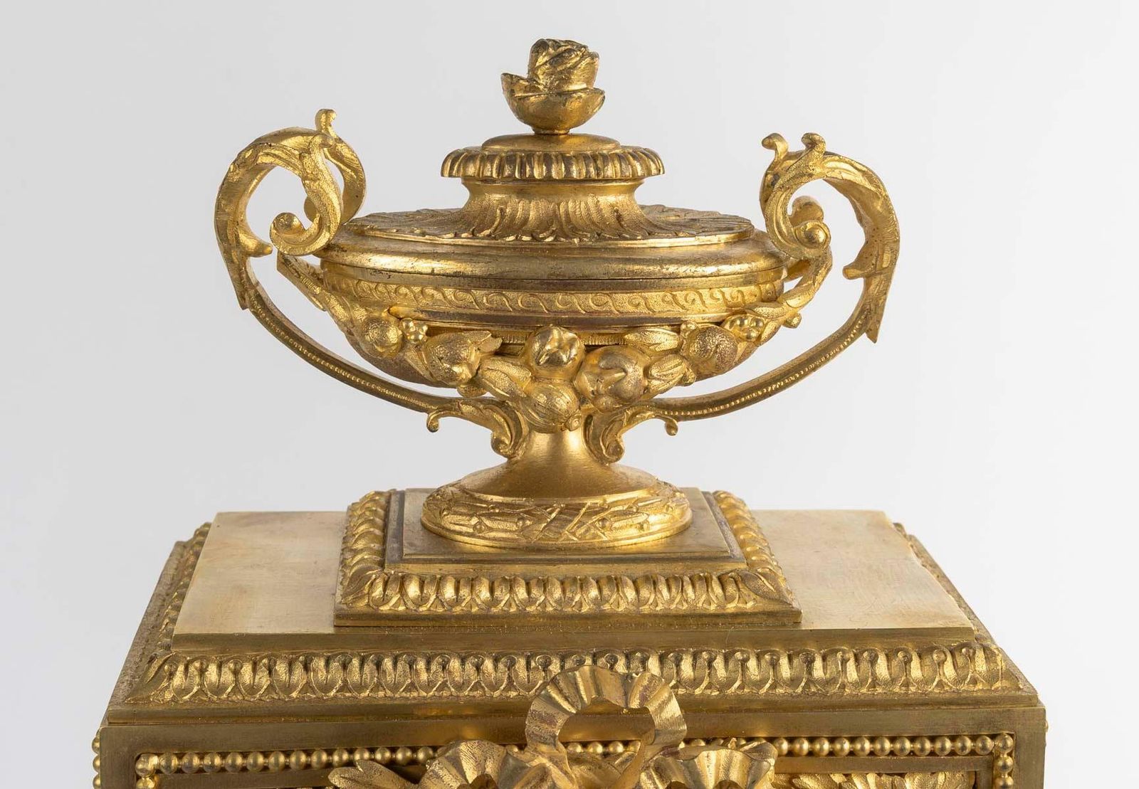photo furniture 19th Century Gilded Bronze And Crystal Mantelpiece Set, Napoleon III Period.