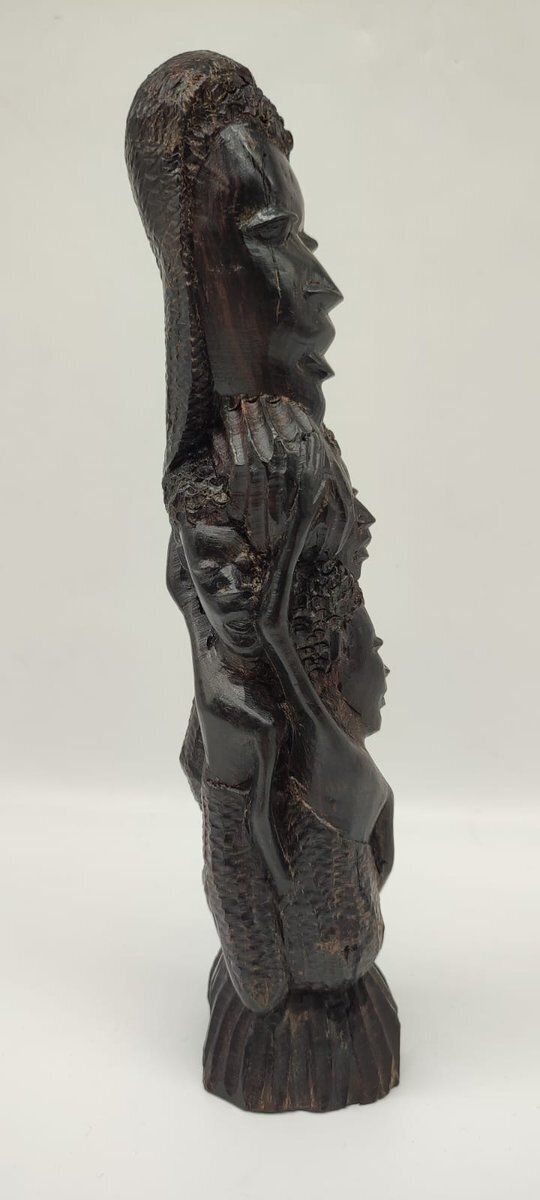 Modernist Hand Carved Ujamaa Sculpture In Ebony Makonde, 20th Century photo vinterior