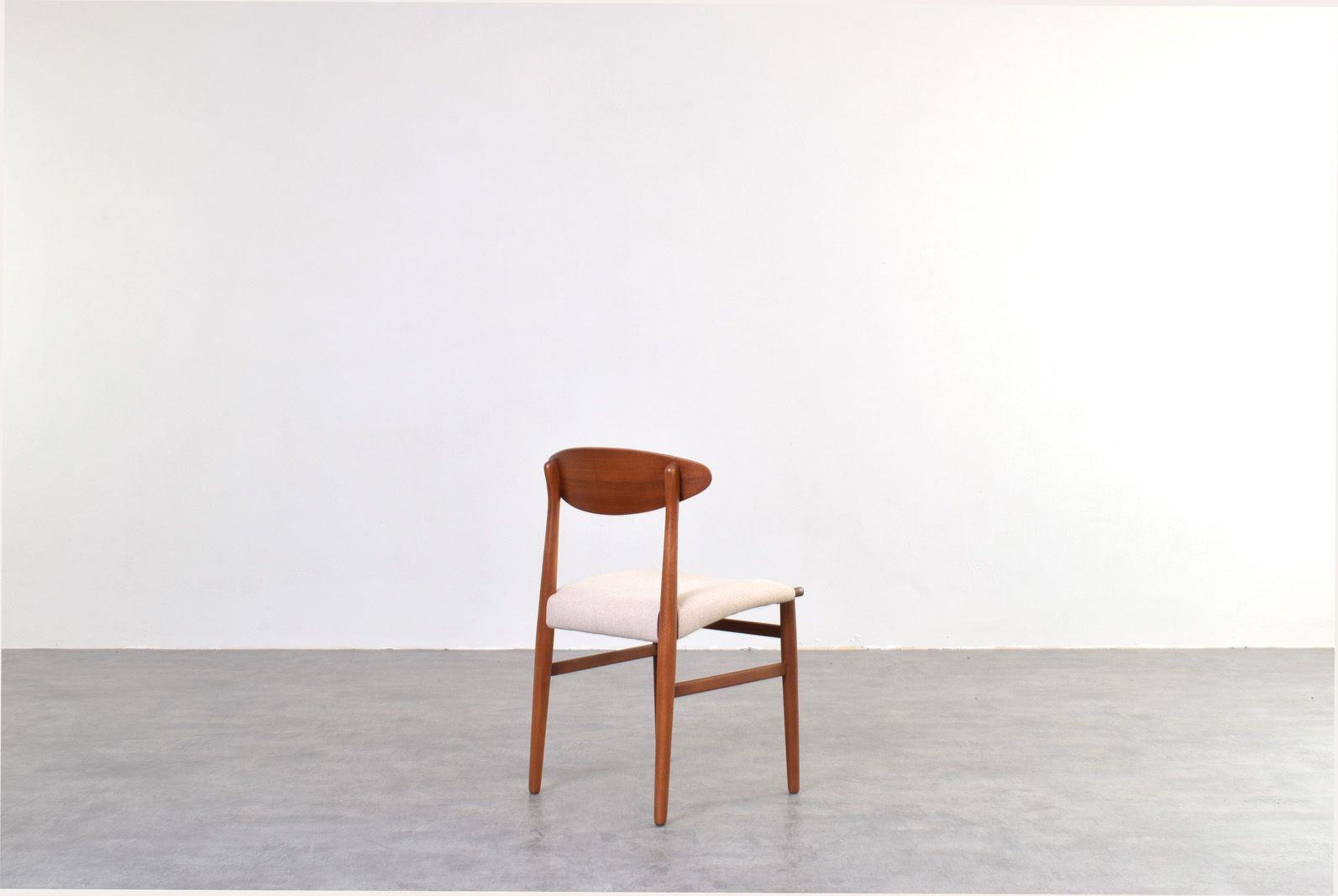 Mid Century Danish Teak Dining Chairs By Ejner Larsen & Aksel Bender Madsen, 1960s, Set Of 4. photo buy