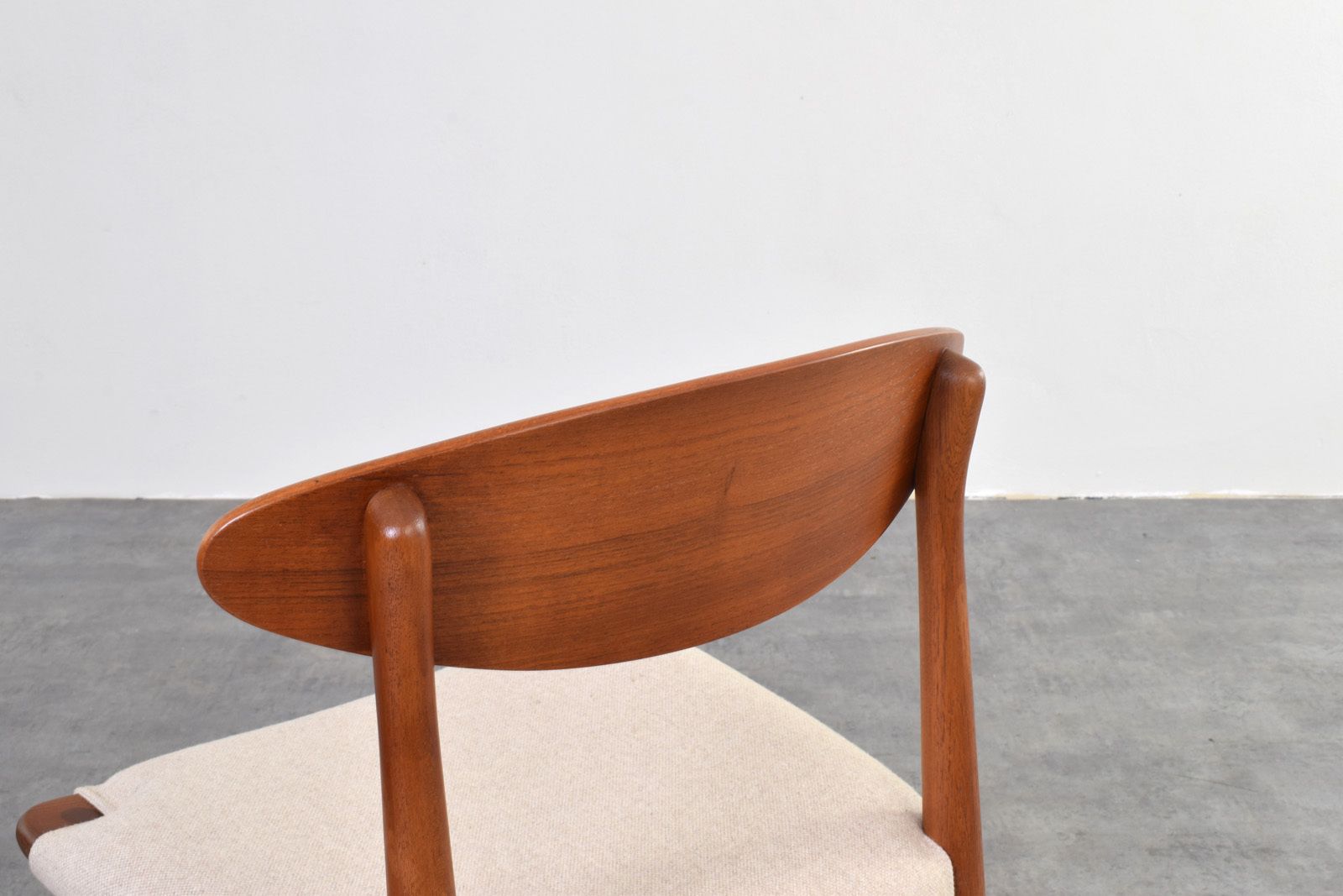 2999.0 Mid Century Danish Teak Dining Chairs By Ejner Larsen & Aksel Bender Madsen, 1960s, Set Of 4. photo