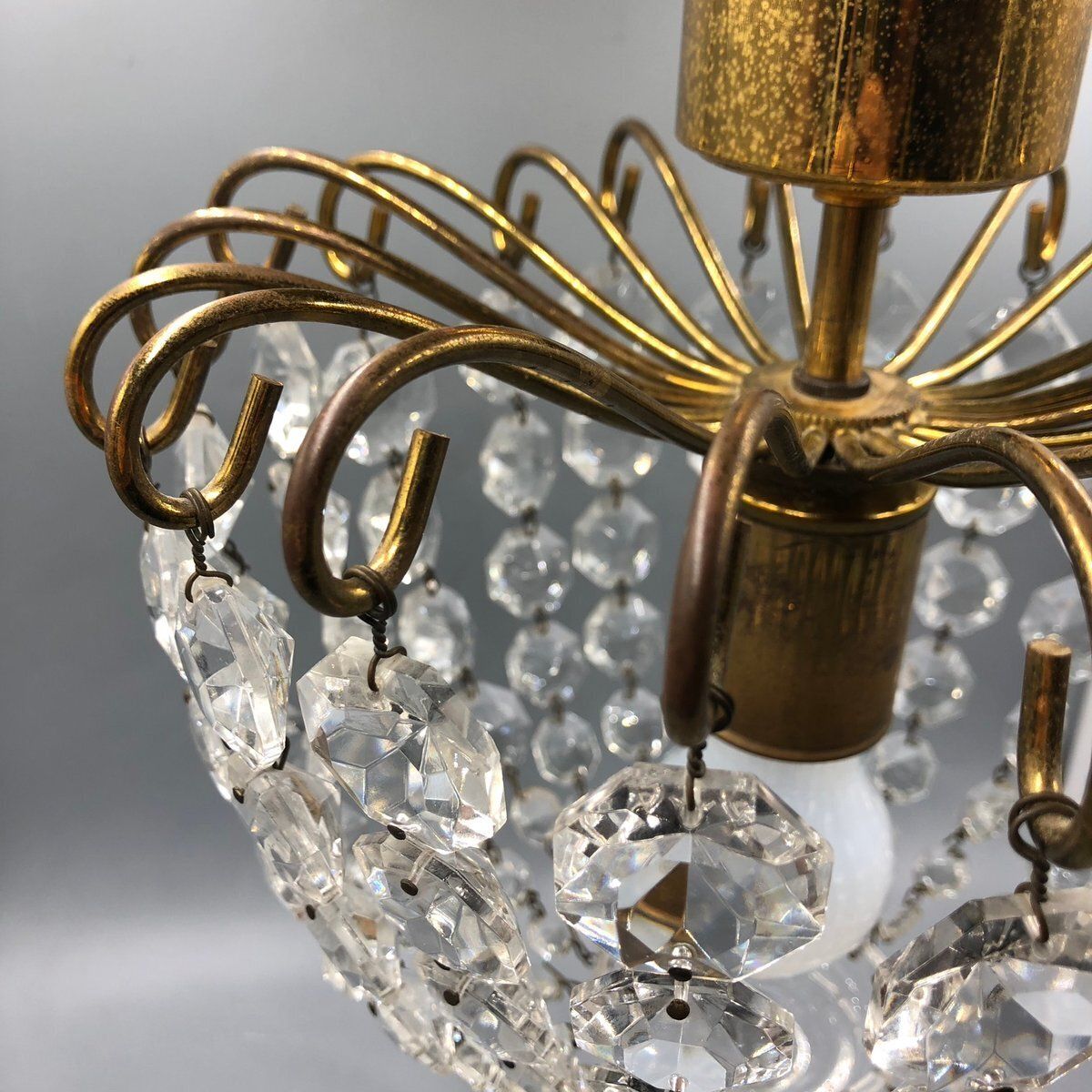 photo furniture Hollywood Regency Art Deco Basket Chandelier In Brass & Crystal Ceiling Lamp