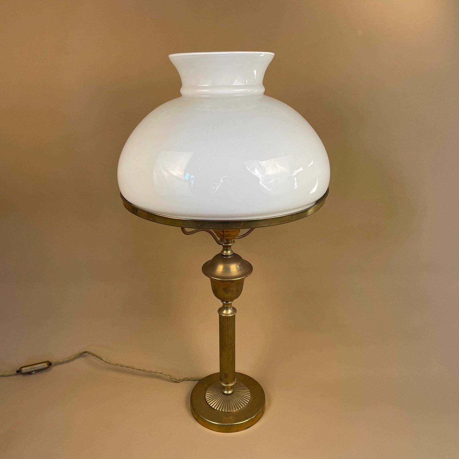 Antique Gold Brass Table Lamp White Glass Shade Light Desk Bedside Side Ornate Oil Lamp Style Large