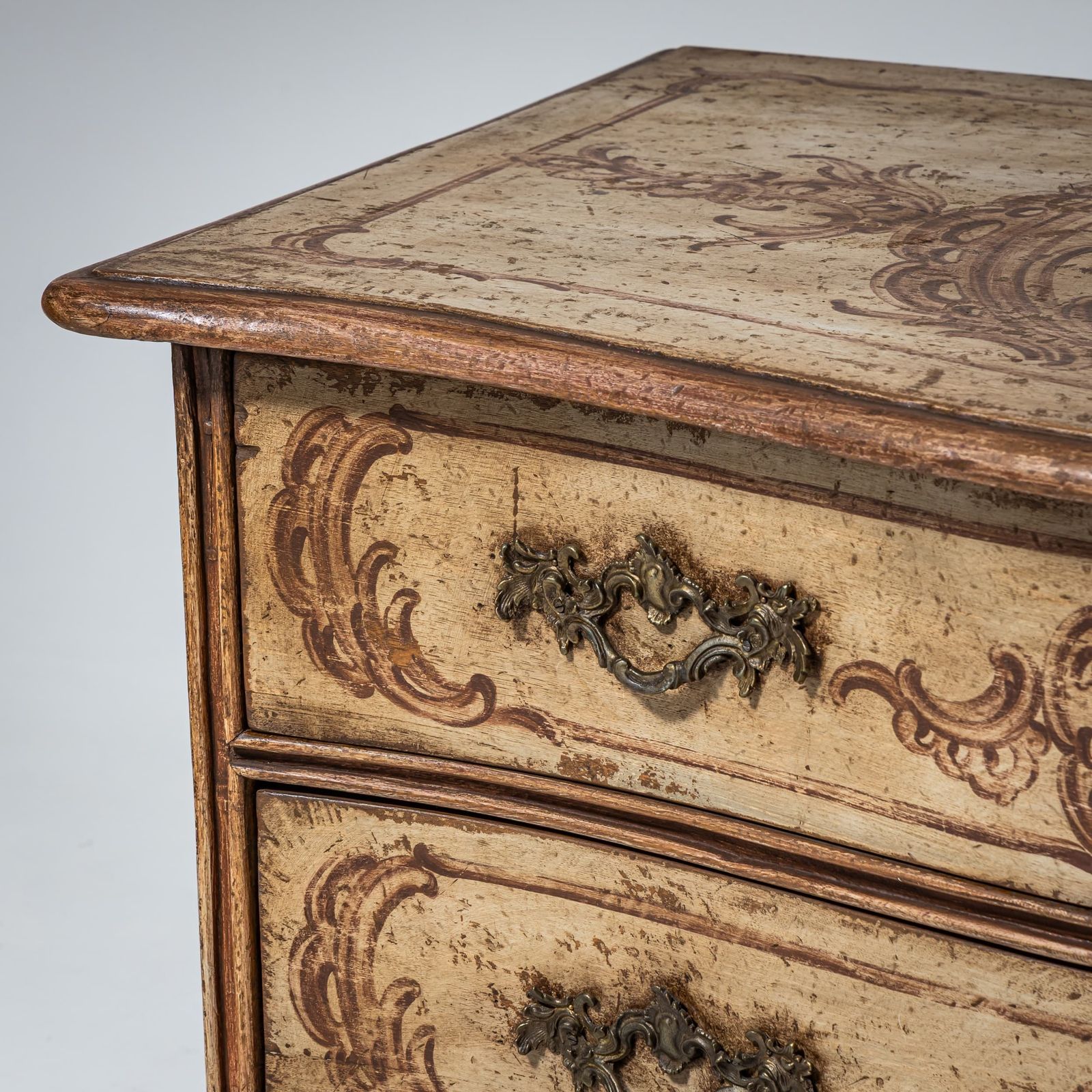 photo furniture Handgeschilderde Barokke Commode, 18e Eeuw