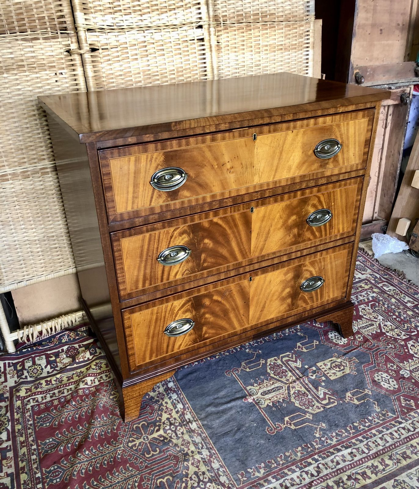 photo furniture Chest Of Drawers Vintage Mahogany