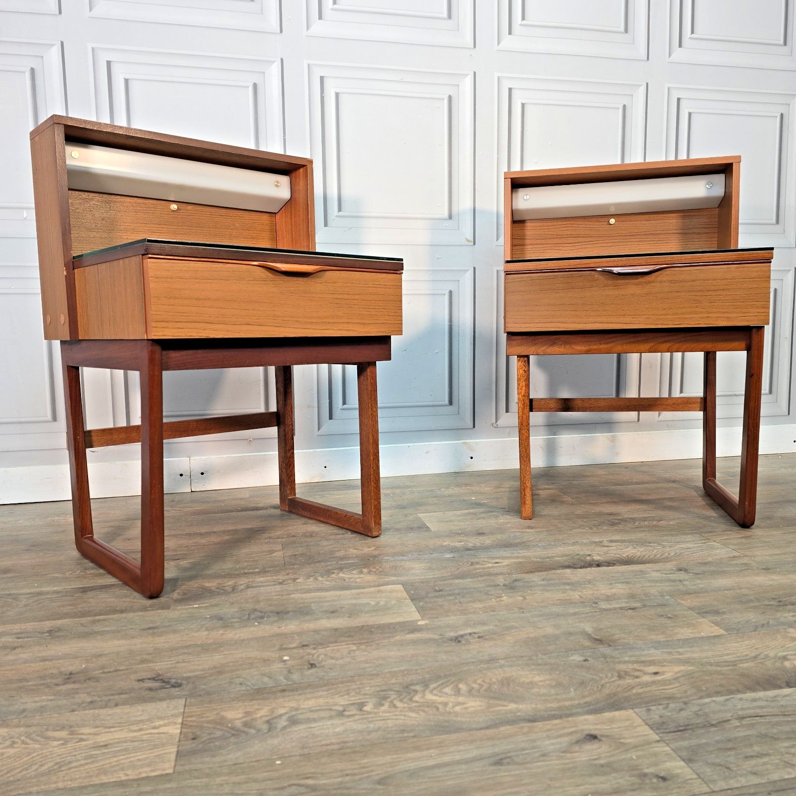 Pair Mid Century Bedside Cabinets Tables Teak Effect Retro Vintage Nightstands