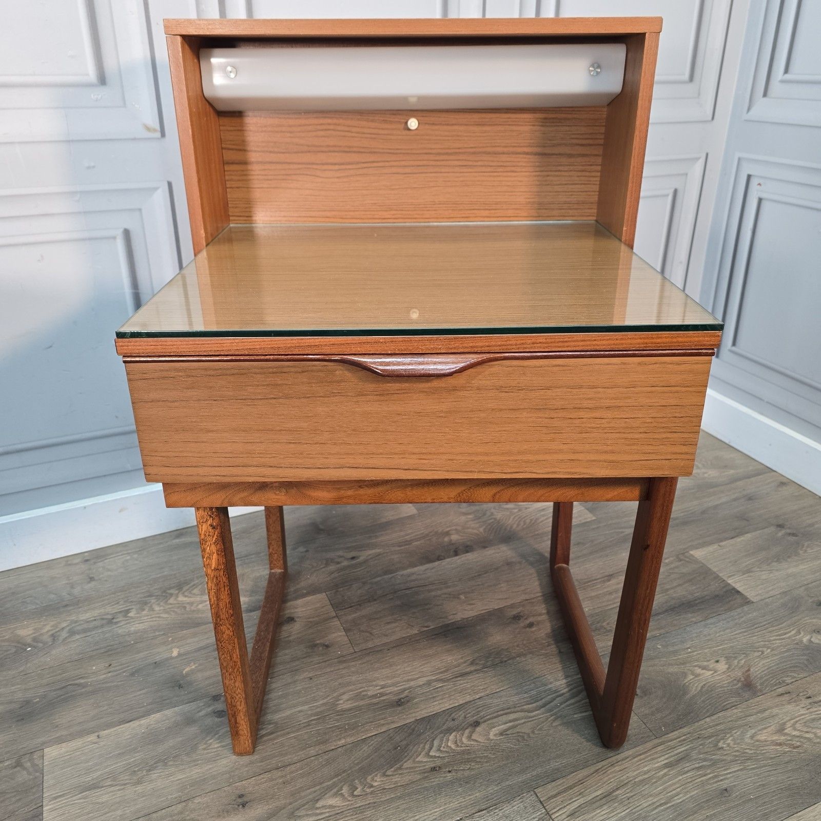 Pair Mid Century Bedside Cabinets Tables Teak Effect Retro Vintage Nightstands photo 330.0