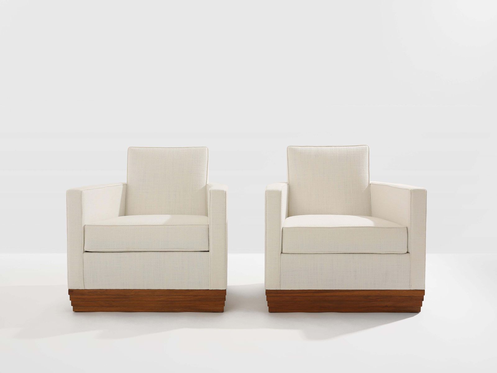 photo furniture D.I.M. René Joubert & Philippe Petit Pair Of Club Armchairs 1930