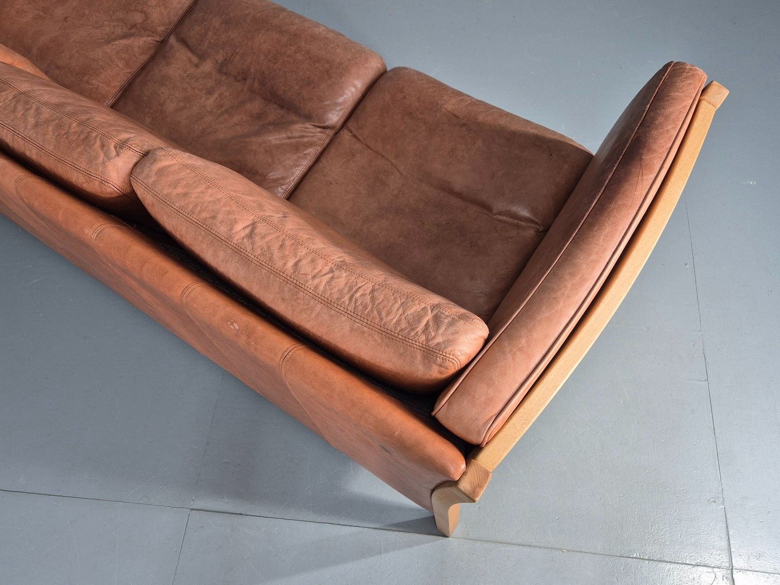 photo vinterior Vintage 3 Seater Sofa Tan Leather Stouby Style 1980s Retro Mcm Eb10104