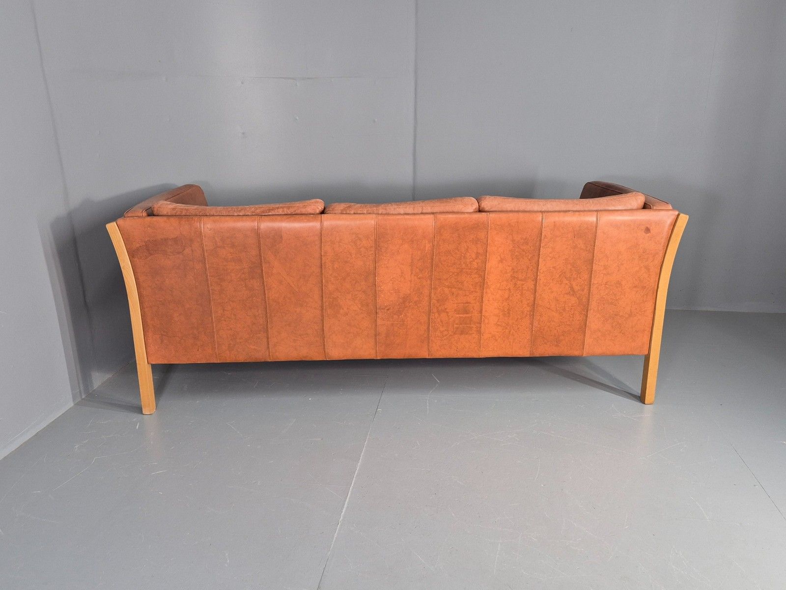 photo vintage Vintage 3 Seater Sofa Tan Leather Stouby Style 1980s Retro Mcm Eb10104