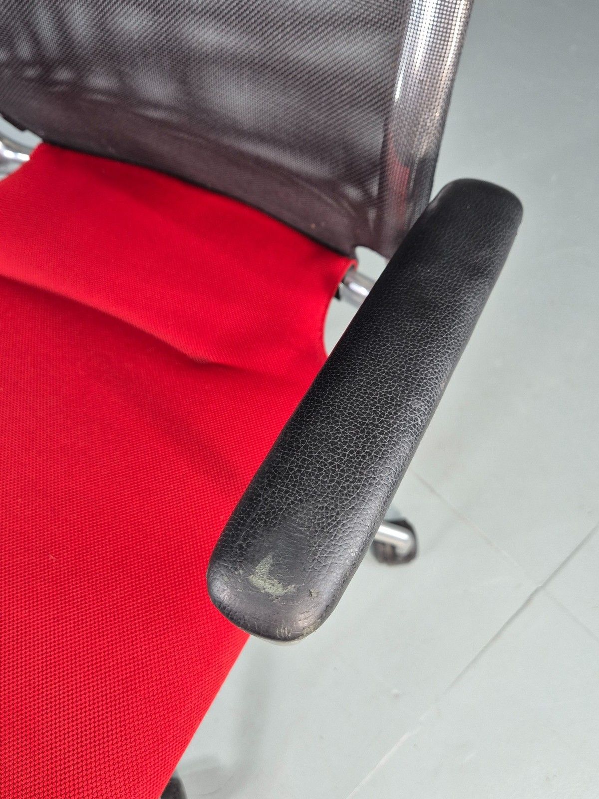 Vintage Vitra Media Office Chair Red And Black Eb12246 photo vinterior