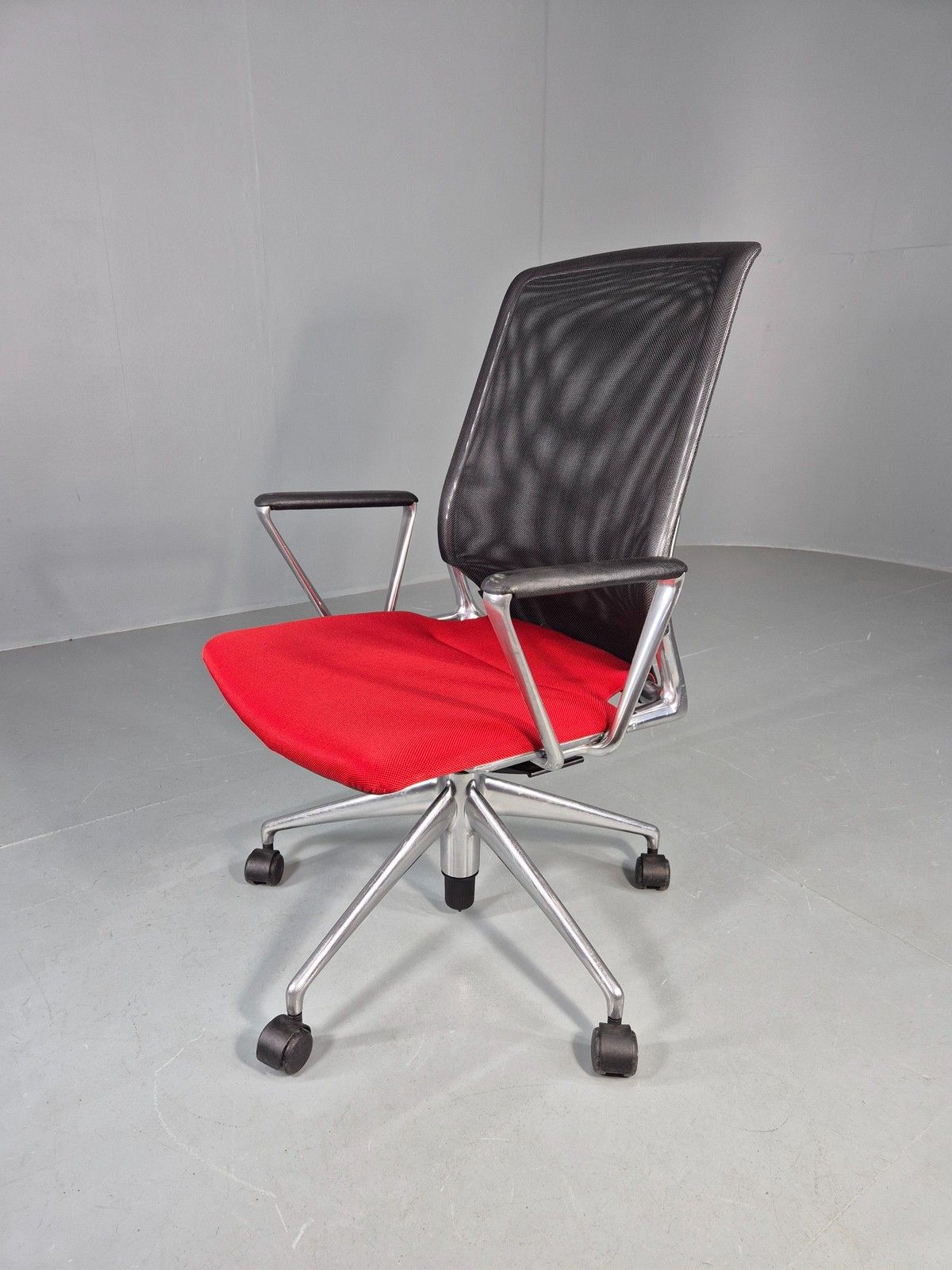 Vintage Vitra Media Office Chair Red And Black Eb12245