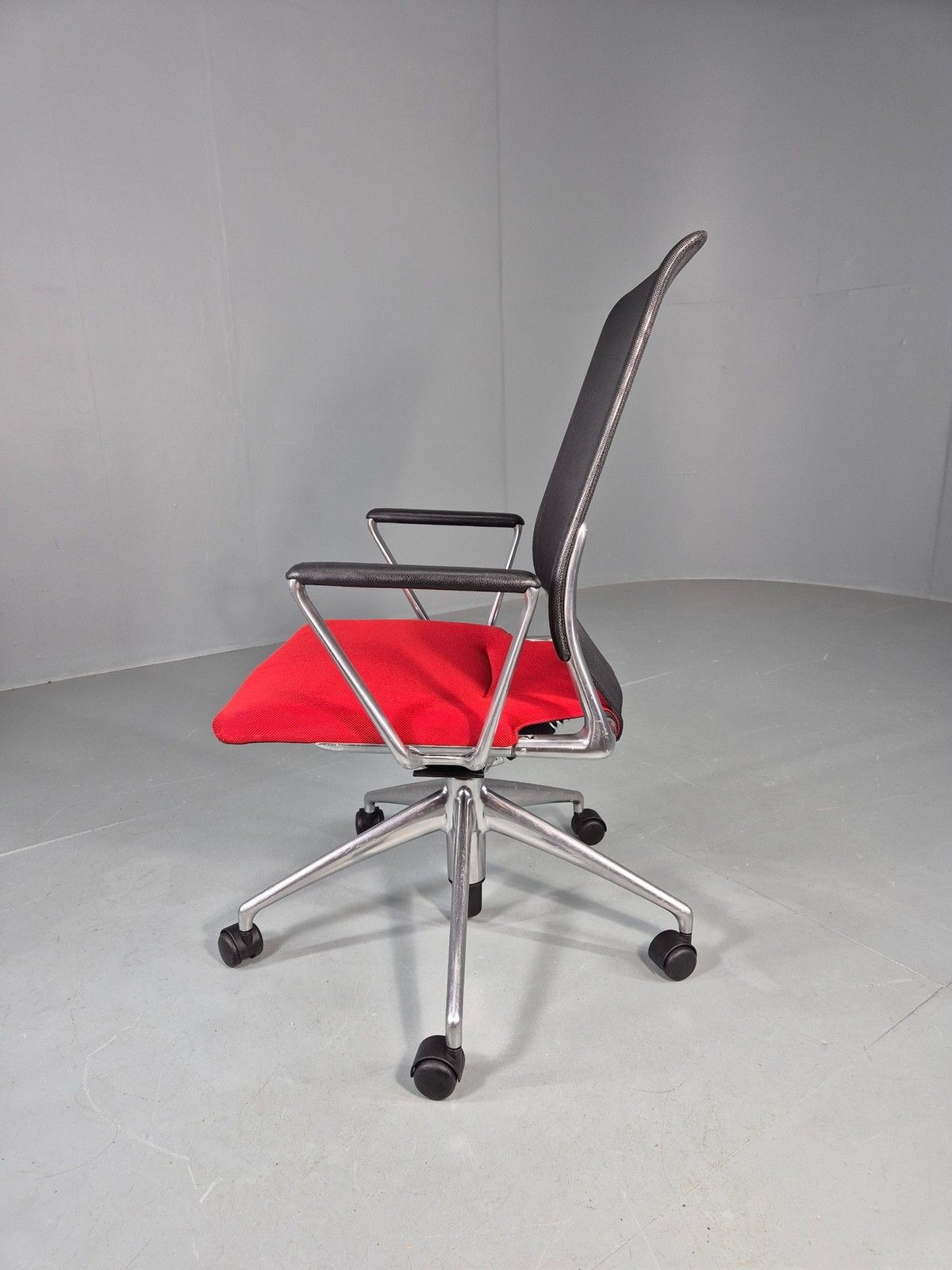 Vintage Vitra Media Office Chair Red And Black Eb12245 photo vinterior
