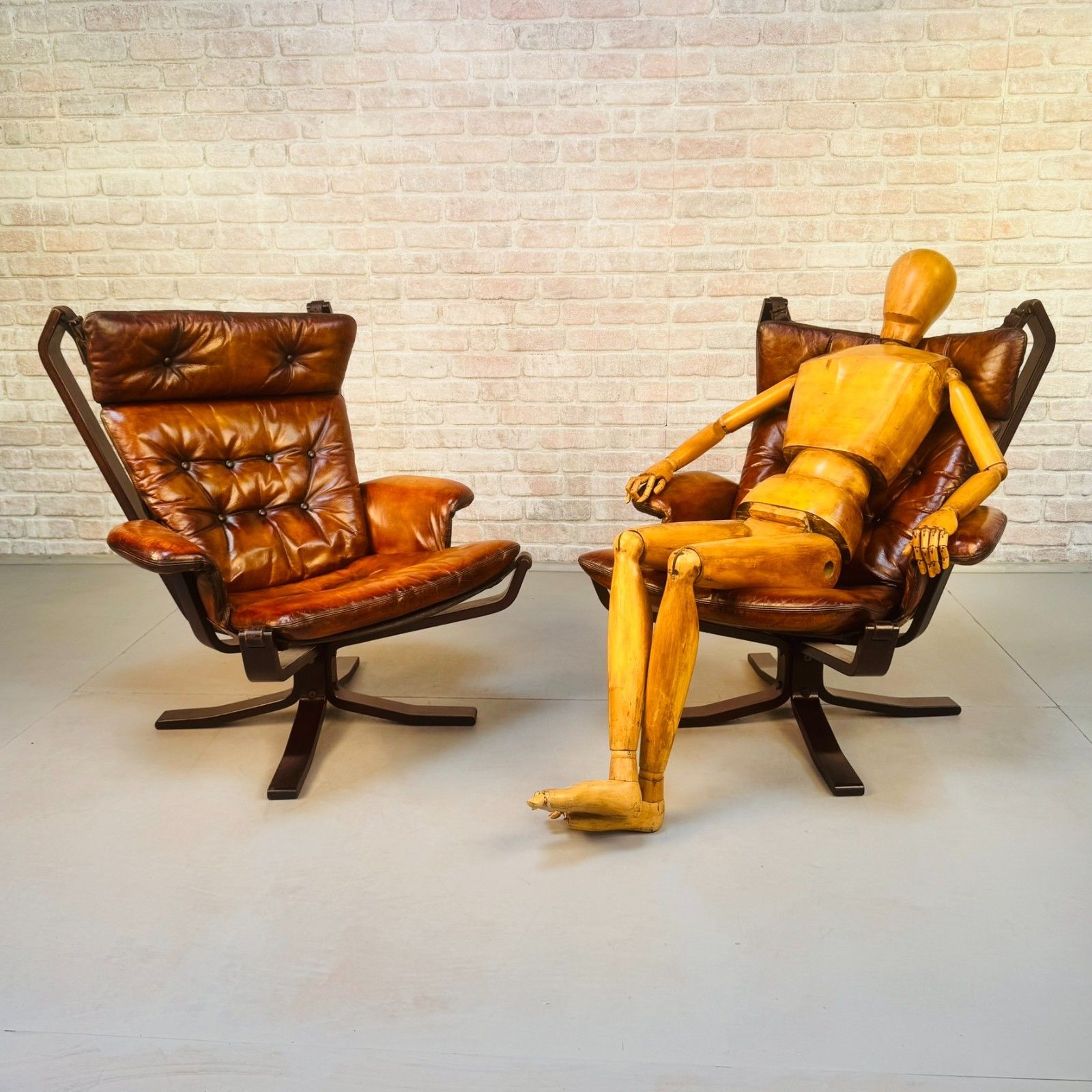 Pair Vintage Trygg Mobler Superstar Chairs Sigurd Resell Tan Leather photo furniture