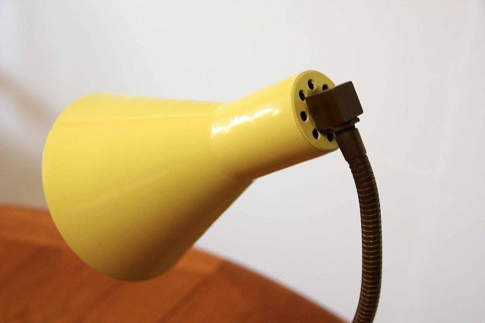 Mid Century Modern Yellow Gooseneck Lamp C.1960 photo vinterior