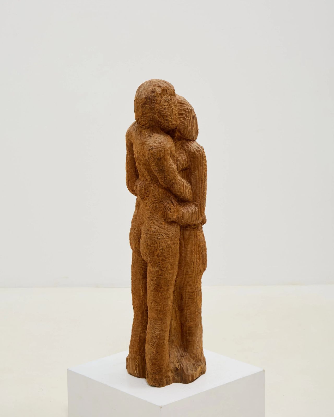 Chip Carved Lovers, jaren 1970 photo furniture