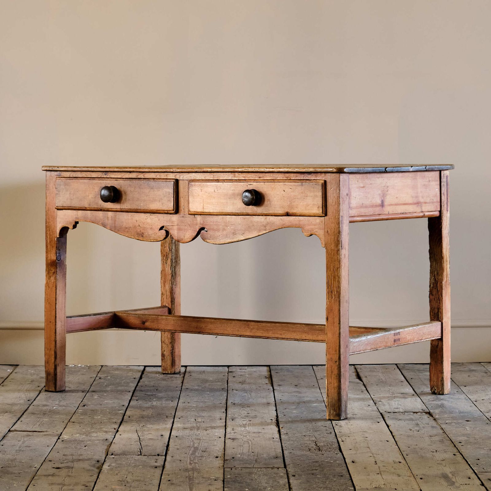 photo furniture 19th Century Pine Dairy Table