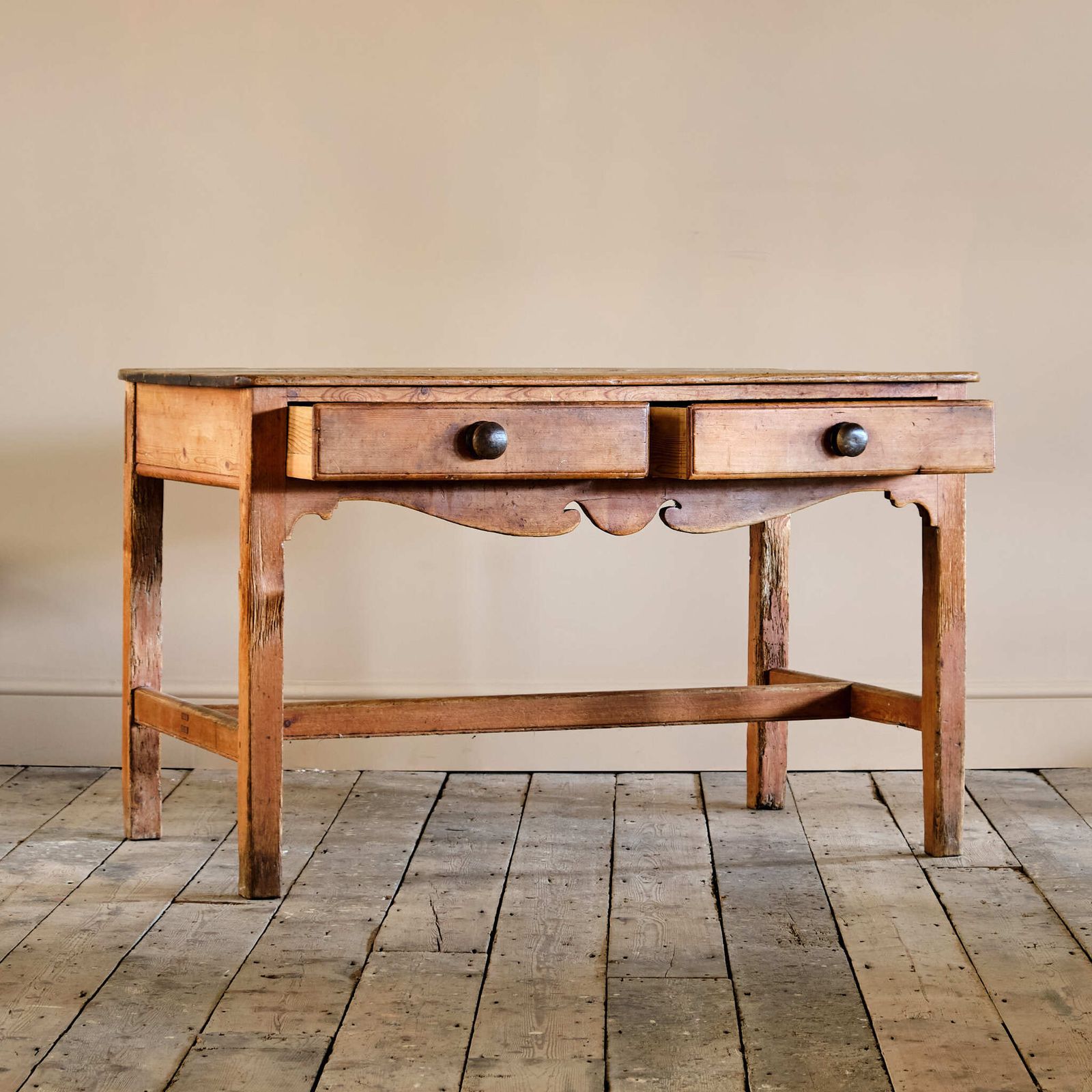 photo buy 19th Century Pine Dairy Table