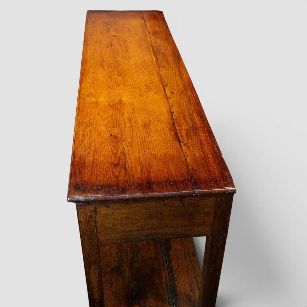 photo furniture 19th Century Oak Dresser Base With Pot Board