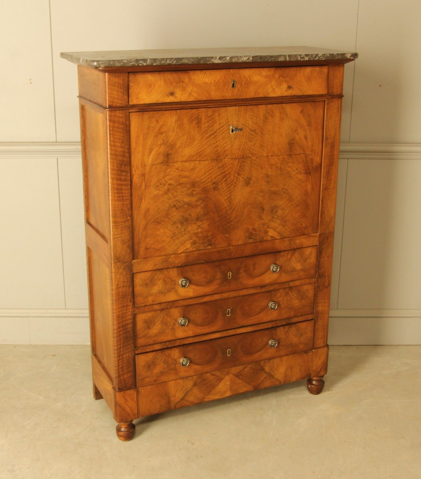 19th‑Century French Walnut Secretaire. photo vinterior