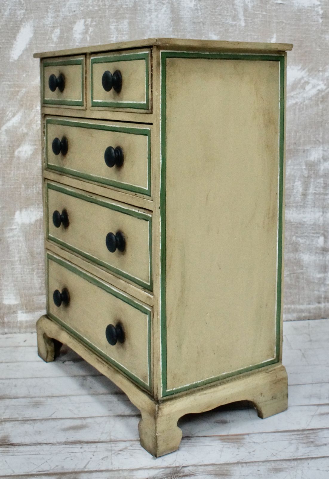 Victorian Painted Chest Of Drawers photo vinterior