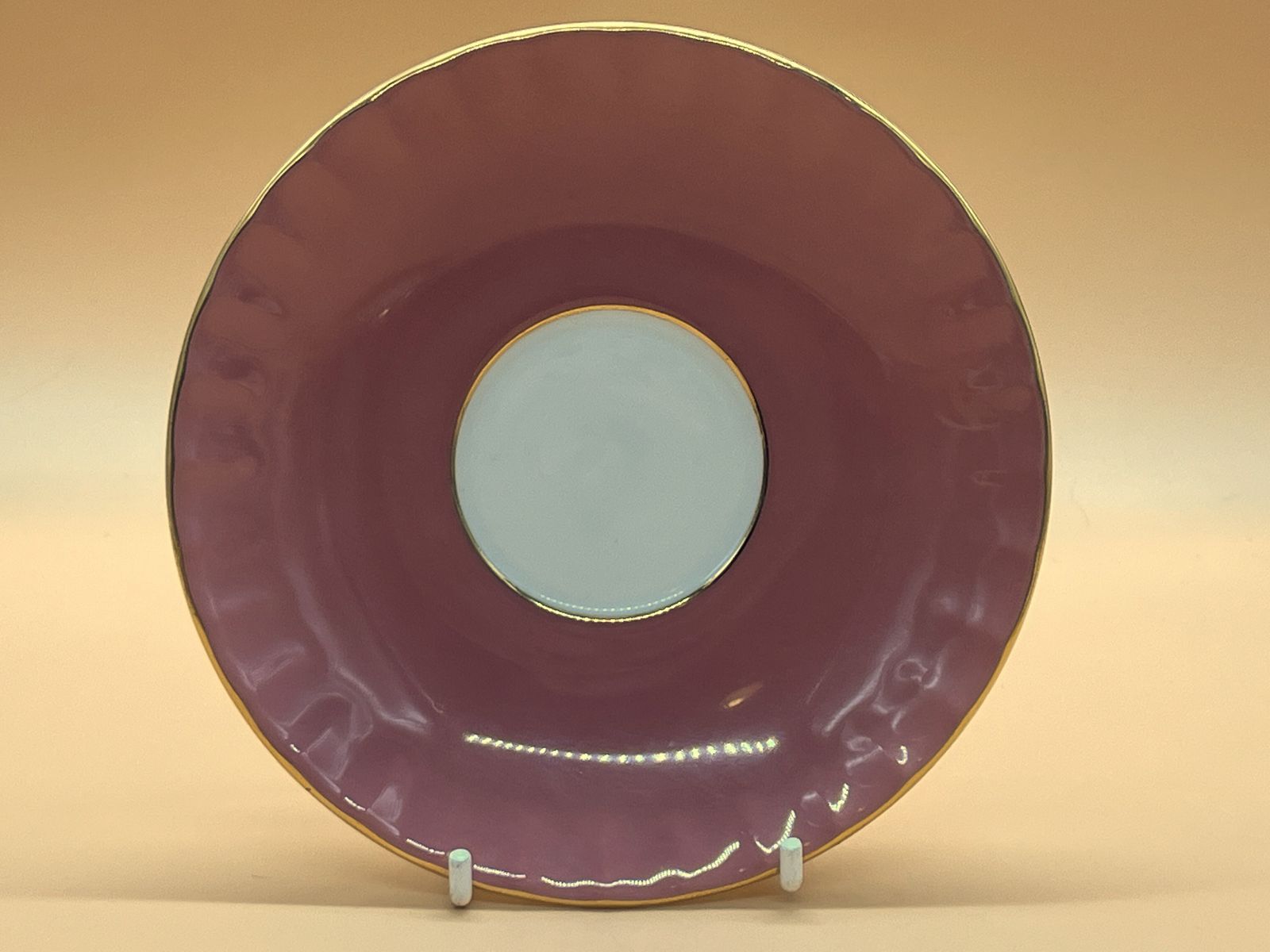 Tasse à thé de cabinet et soucoupe Aynsley China, forme Oban, décor Pembroke, rose. photo for sale