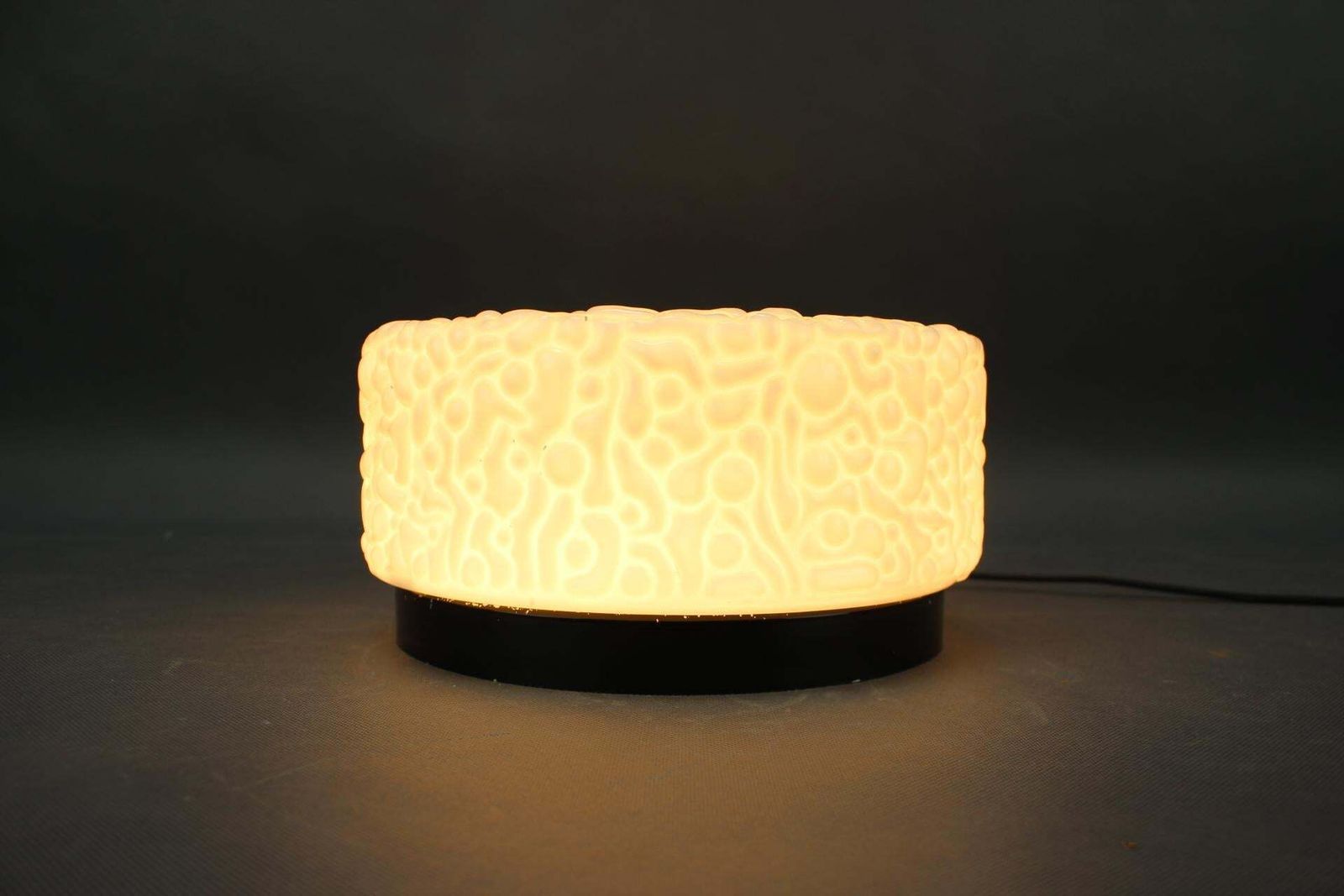 Mid-Century Getextureerd Melkglas Plafondlamp, Tsjecho-Slowakije, jaren 1960 photo vintage