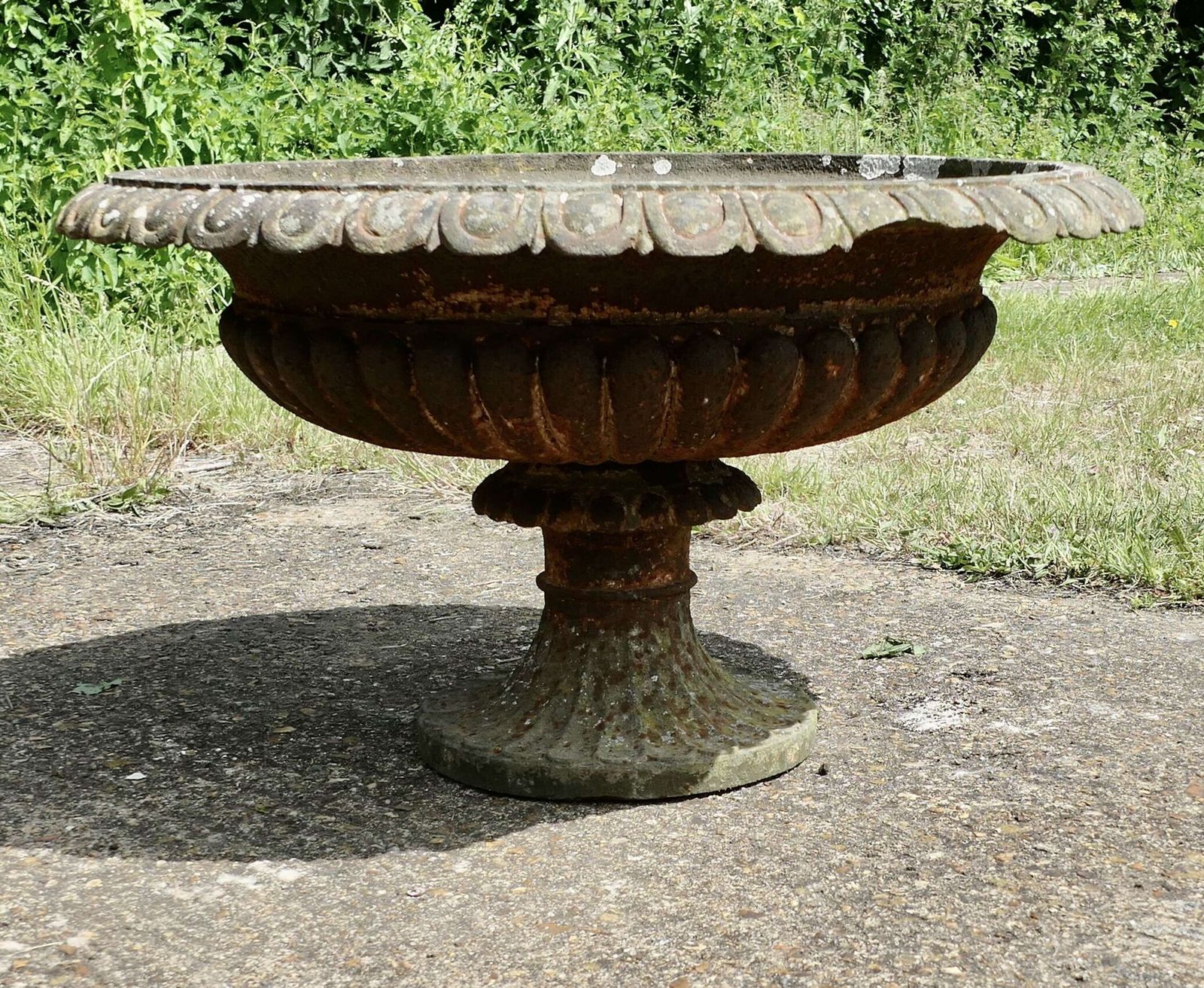 Large 19th Century Cast Iron Garden Urn, Garden Jardiniere photo Home Decor