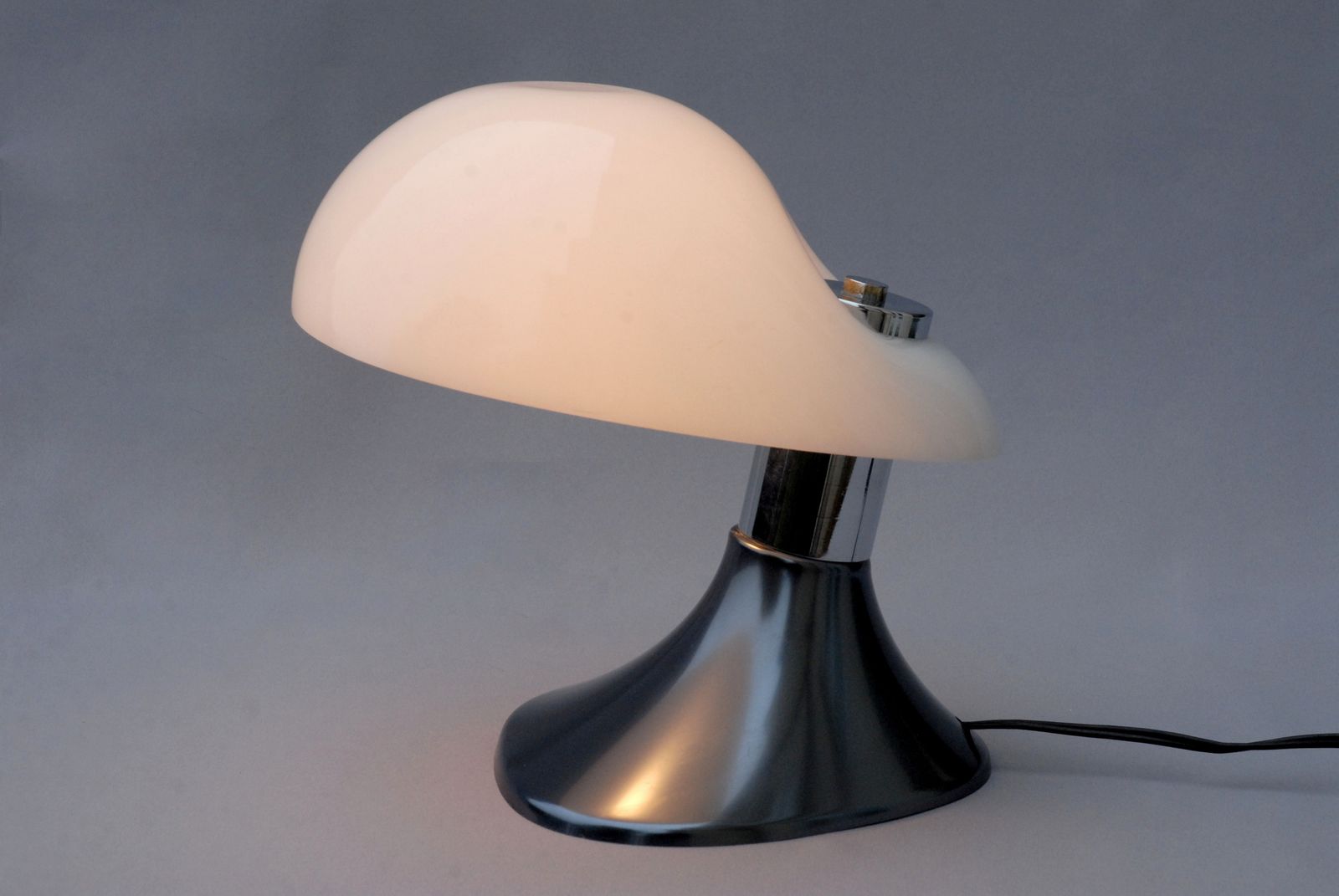 Cobra Table Lamp From Guzzini, Italy, 1970s