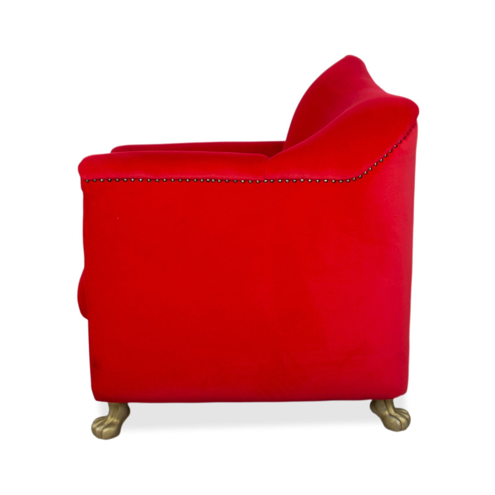 Mobilier Fauteuil Bretz Gaudi en velours rouge, pieds en forme de pattes de lion dorées photo