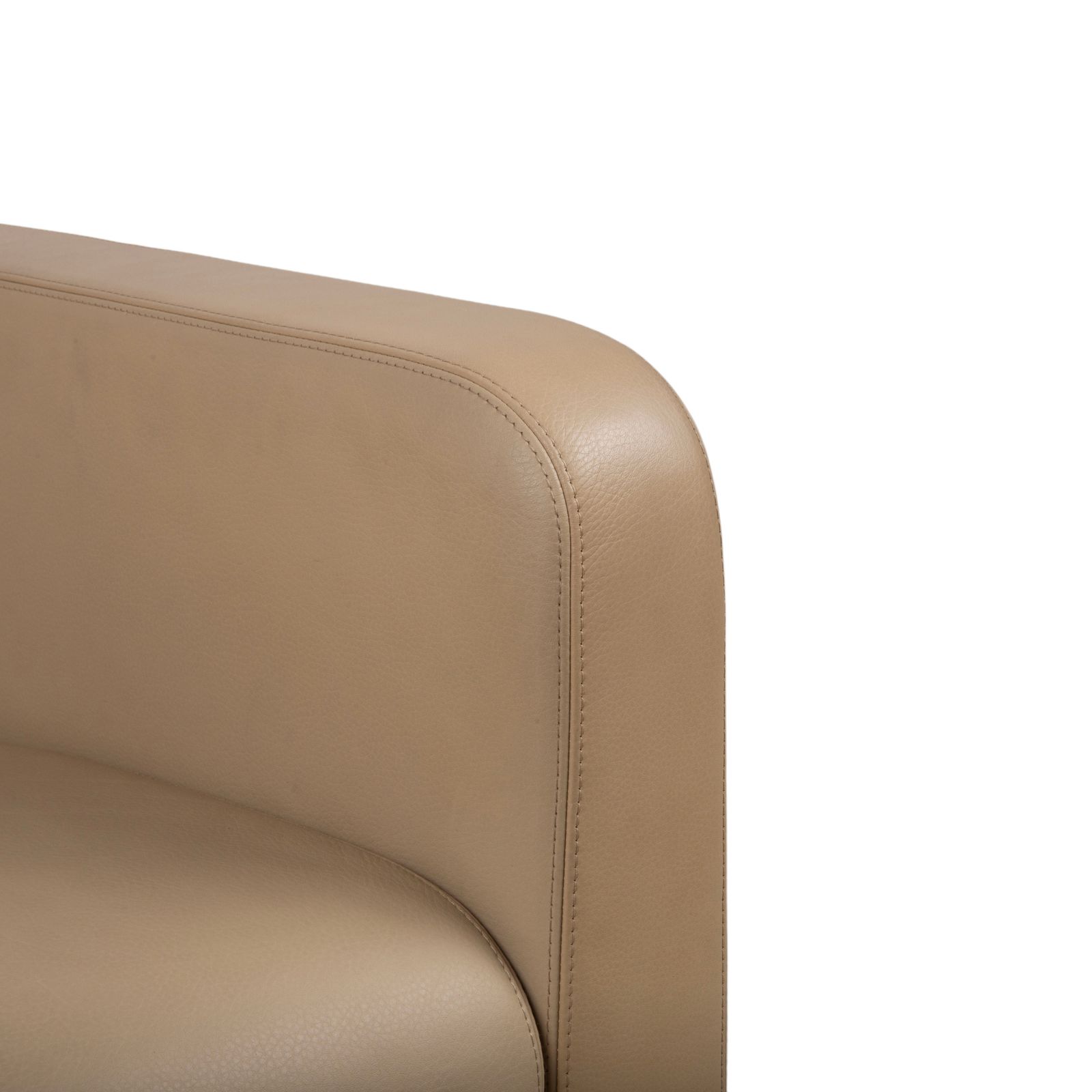 Fauteuil Cor Quant en cuir beige sable photo for sale
