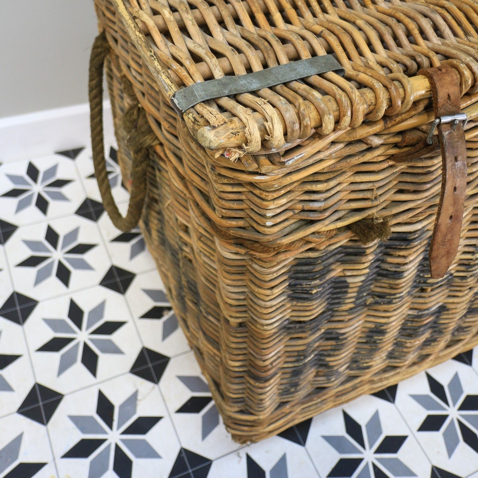 Arthur Craven Mill Basket In Wicker With Rope Handles And Lid photo 395.0