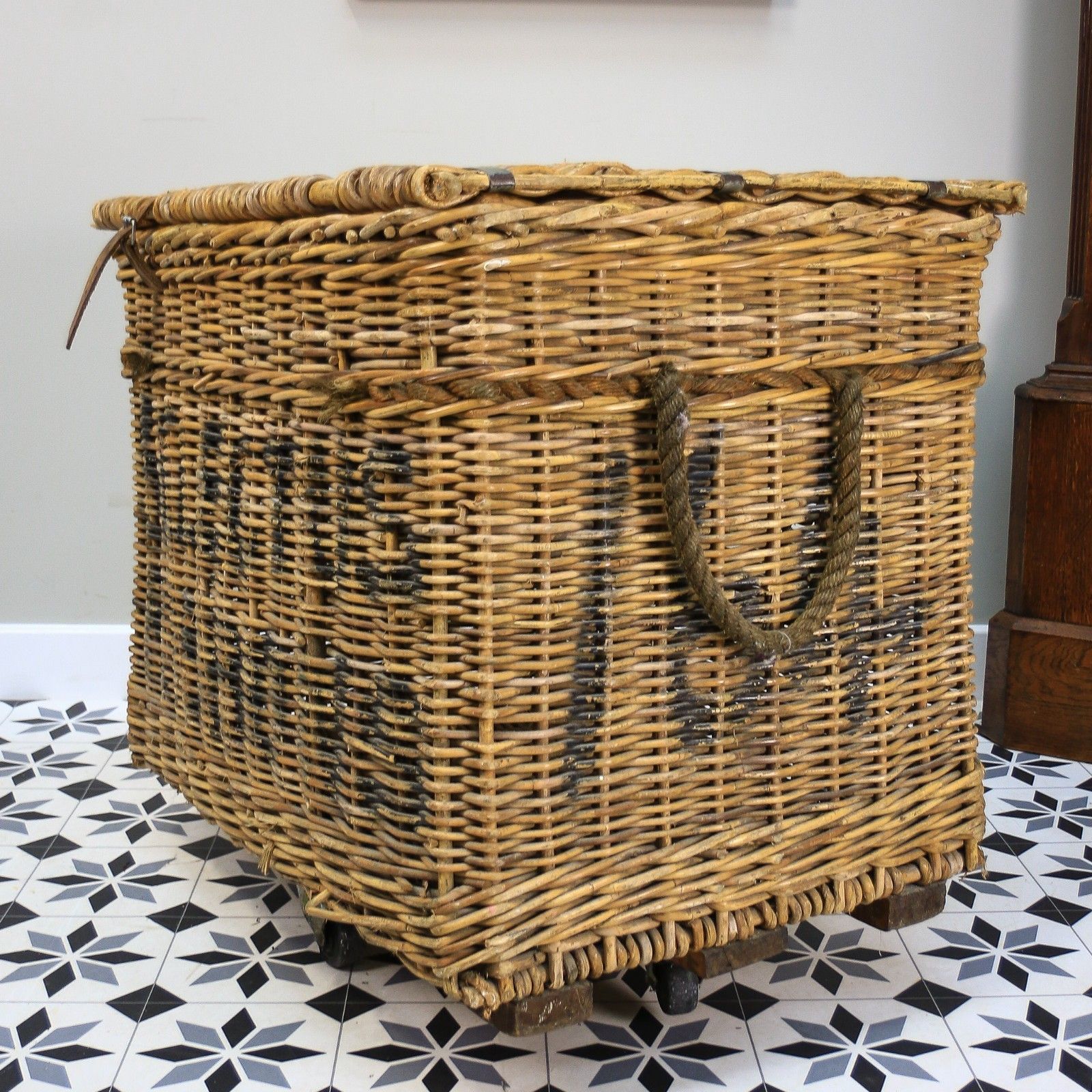 395.0 Arthur Craven Mill Basket In Wicker With Rope Handles And Lid photo