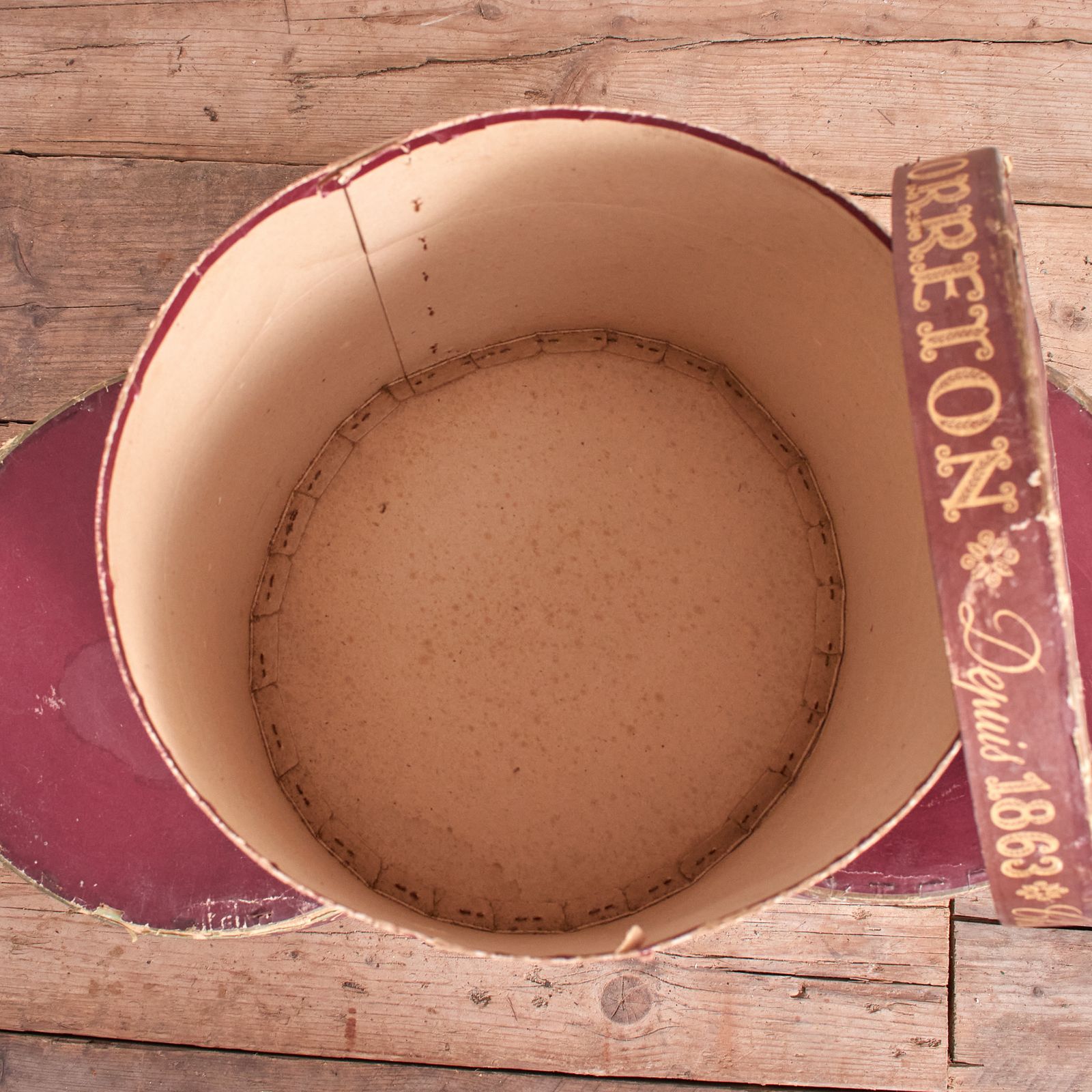Set Of Three 19th Century French Hat Boxes photo vinterior