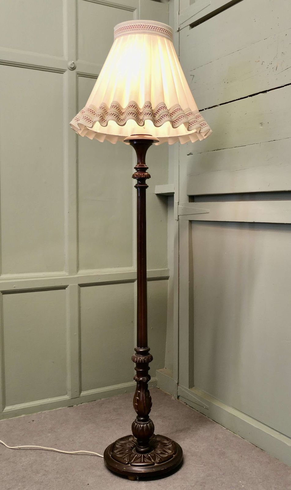 Carved Edwardian Floor Lamp, Standard Lamp A Very Attractive Piece Carved And Turned In photo Lighting