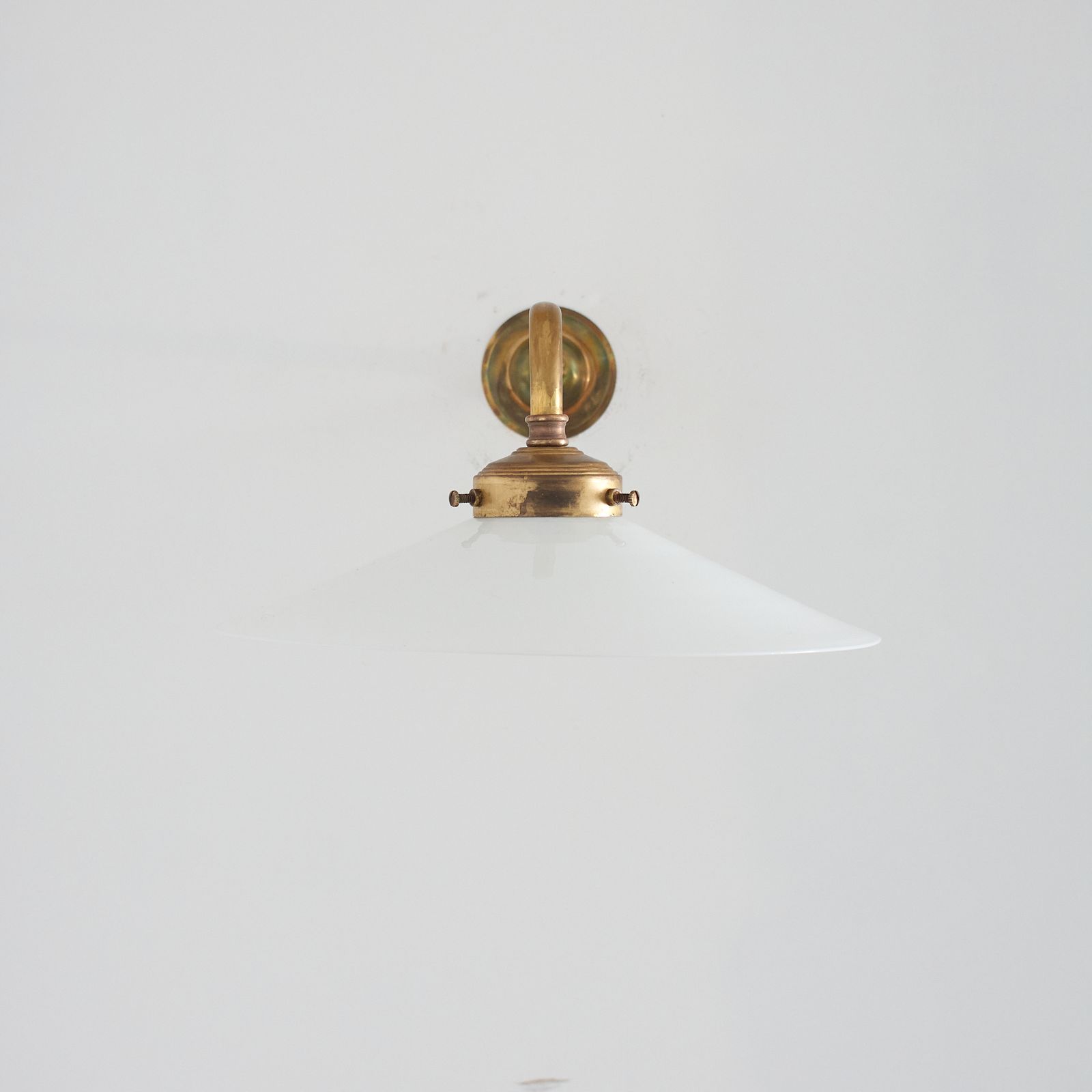 Antique French Coolie Milk Glass Kitchen Task Wall Light  Long Arm  Flat photo 226.0