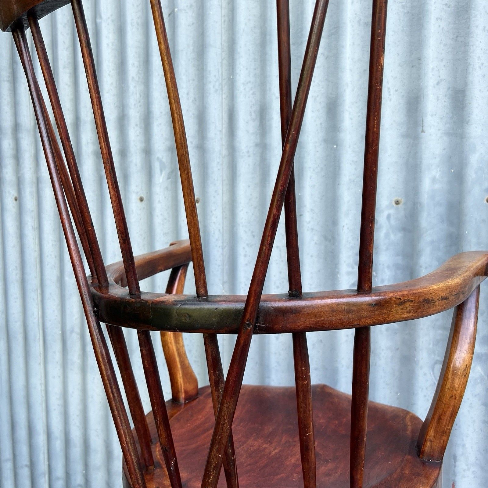 photo vinterior Antique Windsor Goldsmith Comb Stick Back Armchair 19th Century Elm & Beech