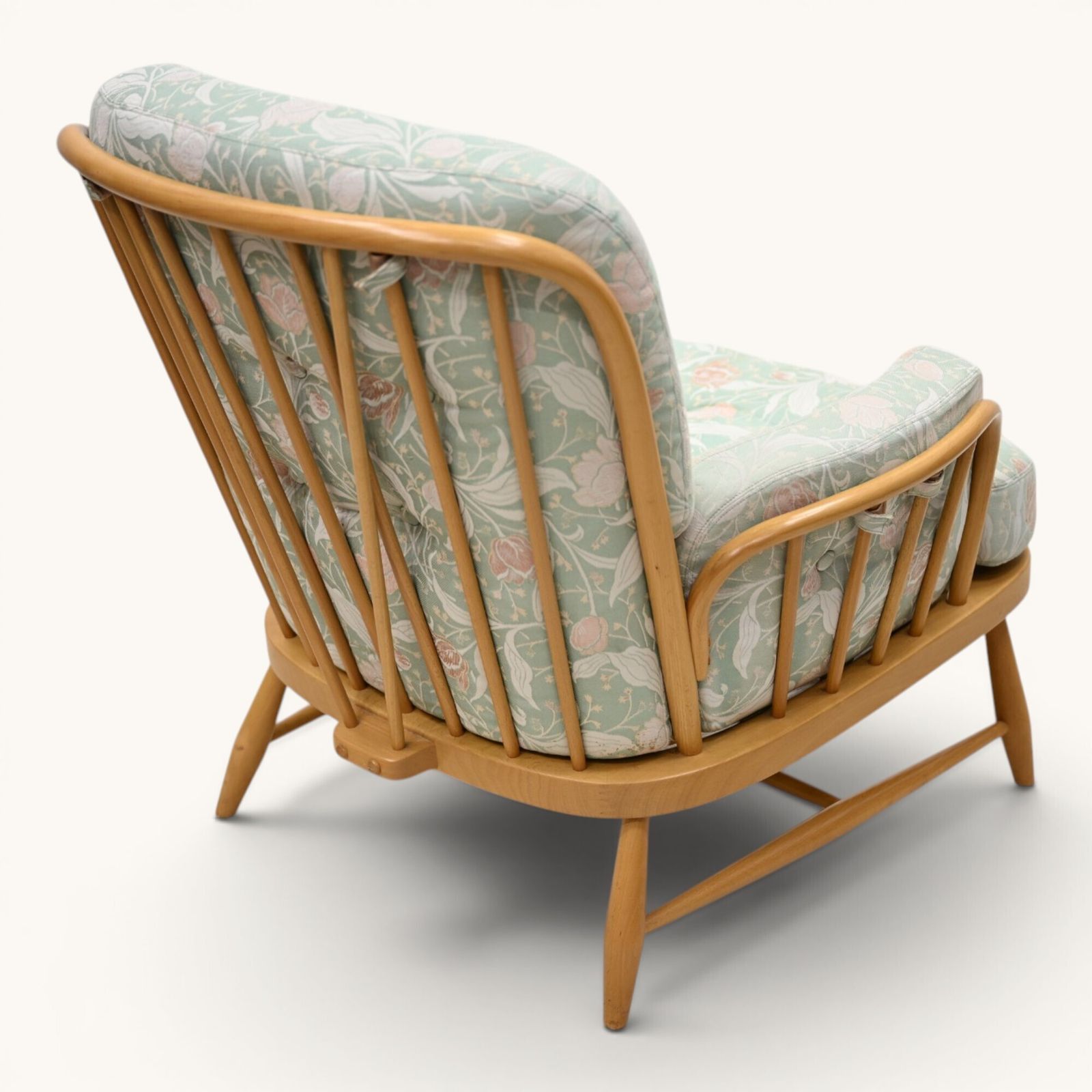 Ercol Windsor Easy Chair Model 766 1970s Light Finish New Webbing Free Delivery photo vinterior