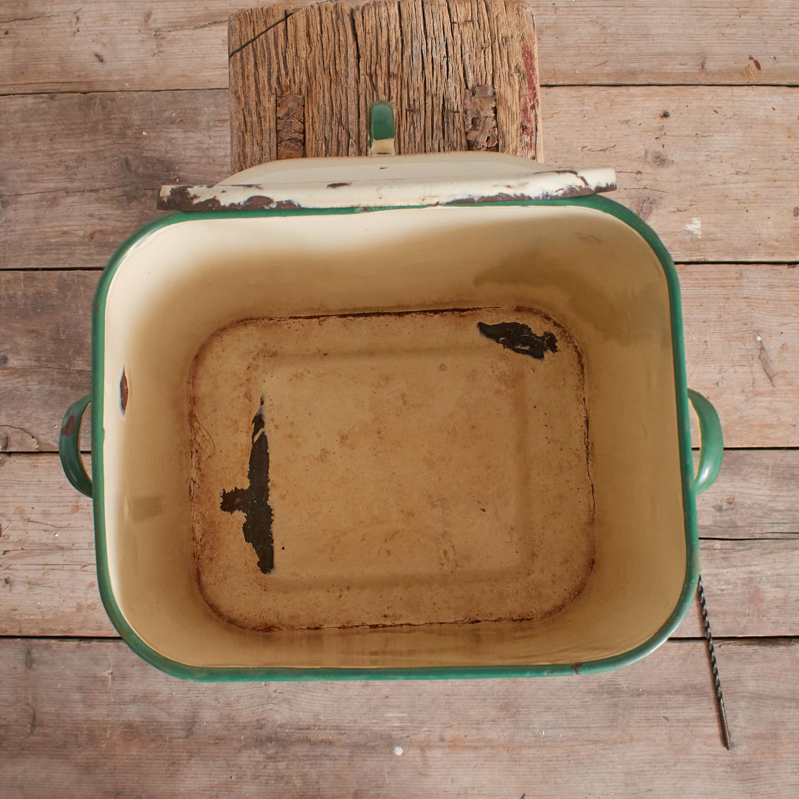photo furniture Antique Enamel Bread Bin – G, 1930s