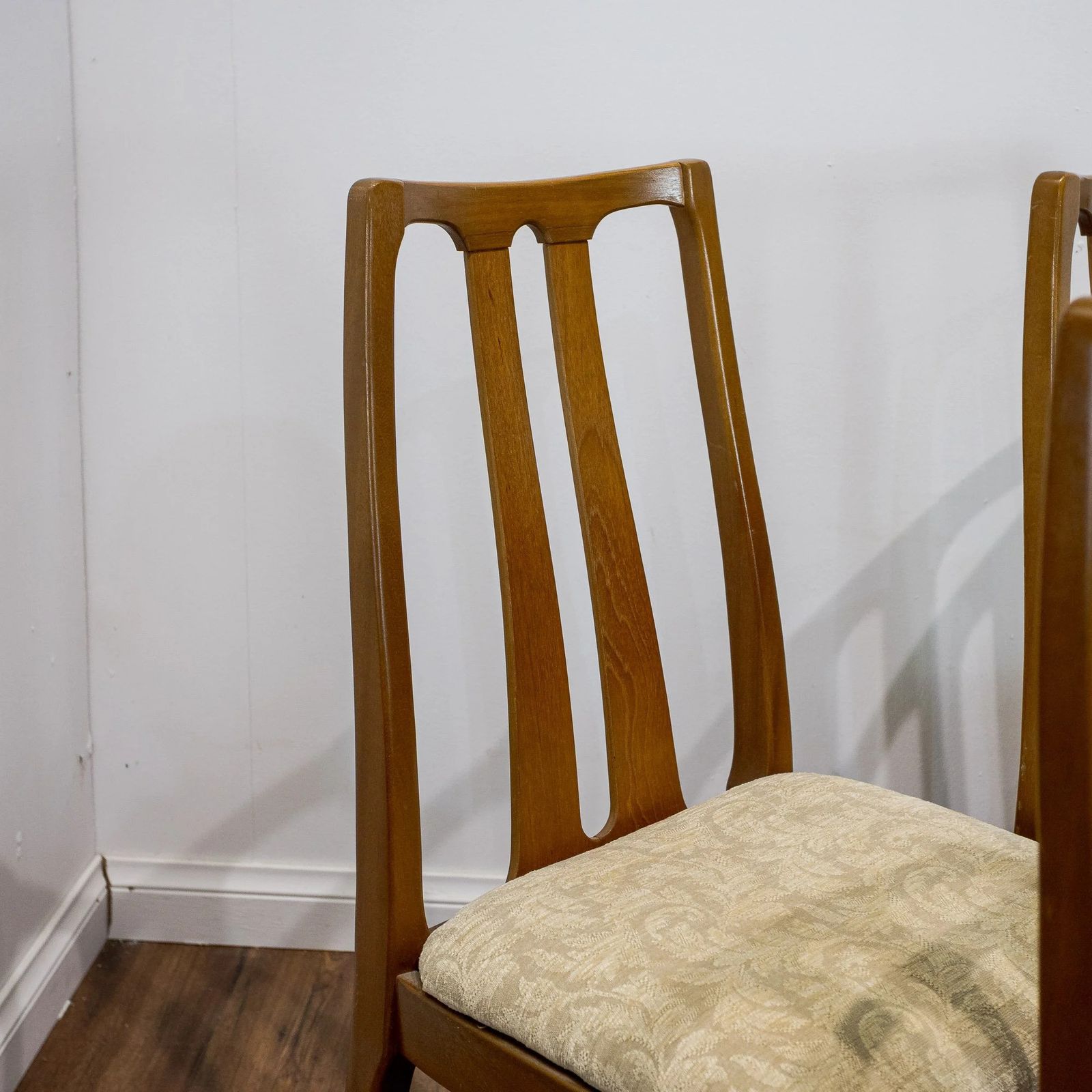photo vinterior Nathan Teak Oval Extending Dining Table And 4 Chairs