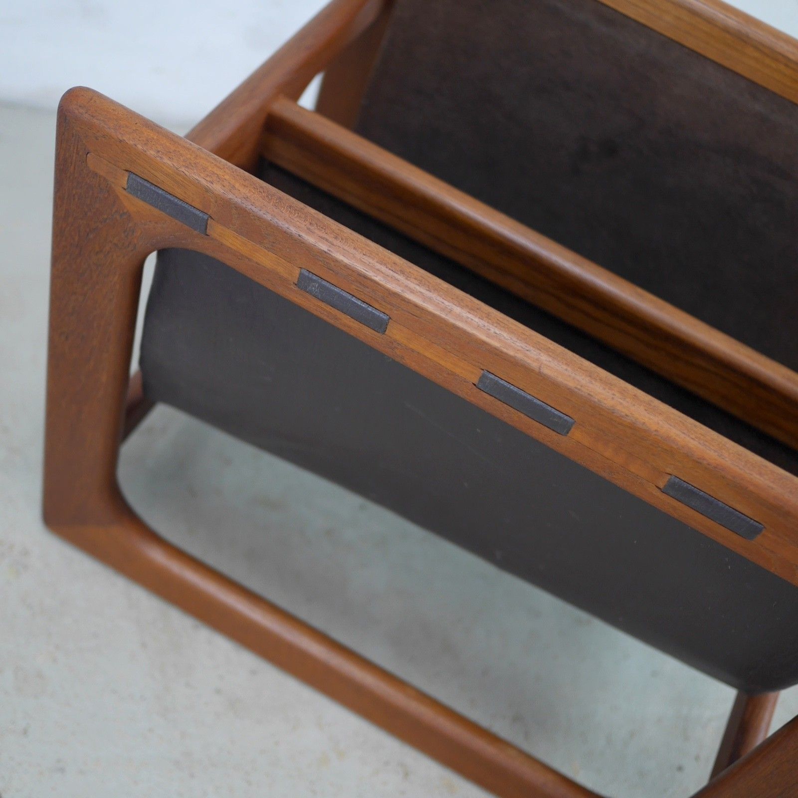 photo furniture Mid Century Teak Leather Magazine Rack Aksel Kjersgaard For Salin Mobler #103201