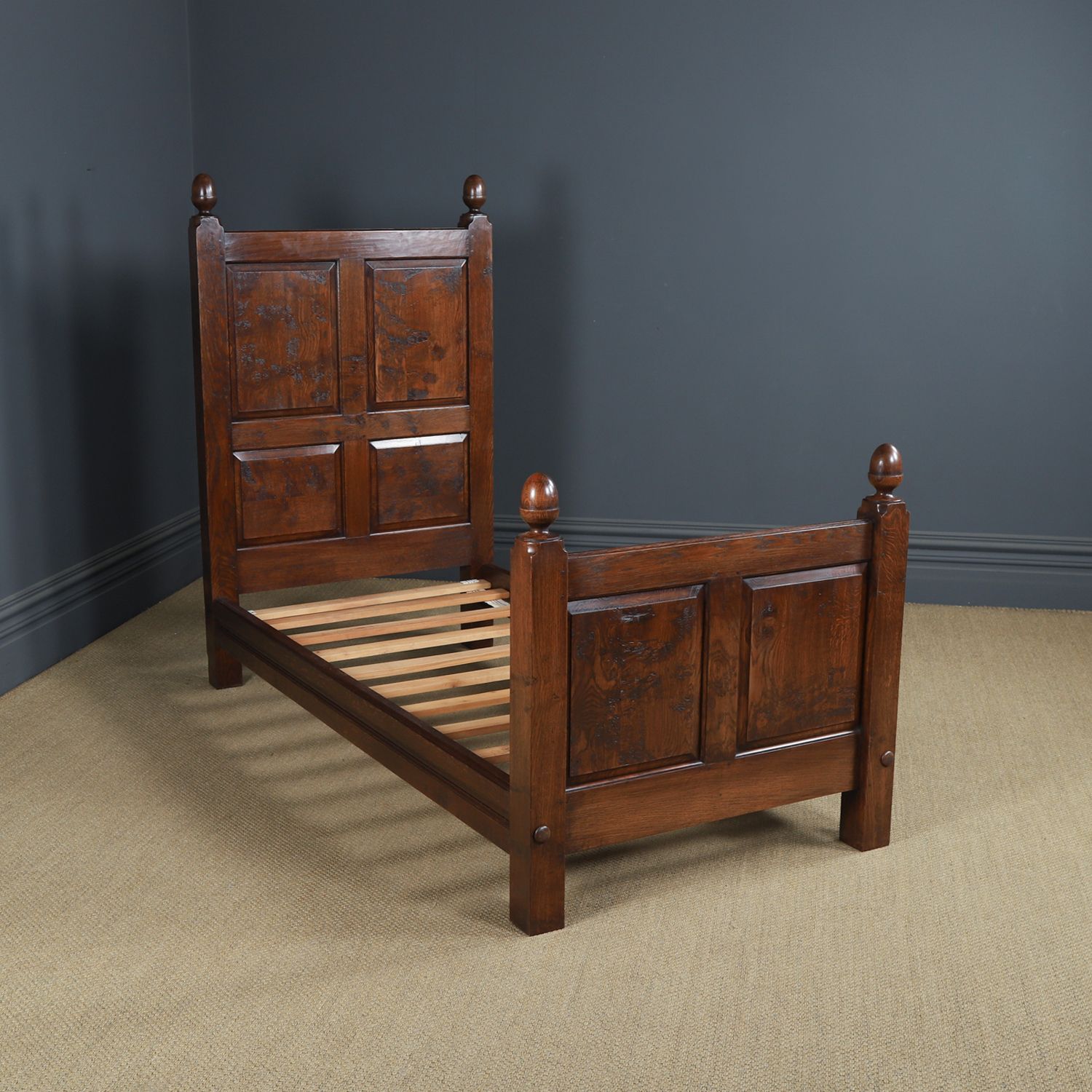 photo vinterior English 17th Century Style Pair Of Figured Oak 3ft Single Beds (Circa 1980)