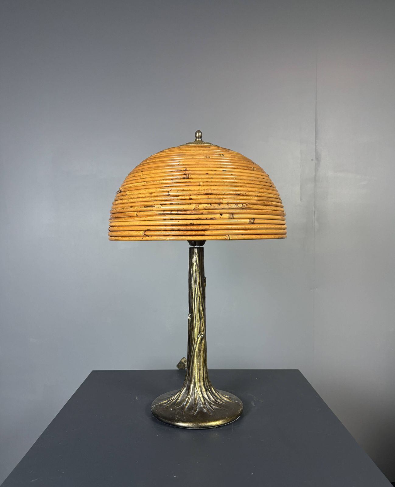 Lampe de table mid-century en rotin, bambou et laiton, années 1970 photo vinterior