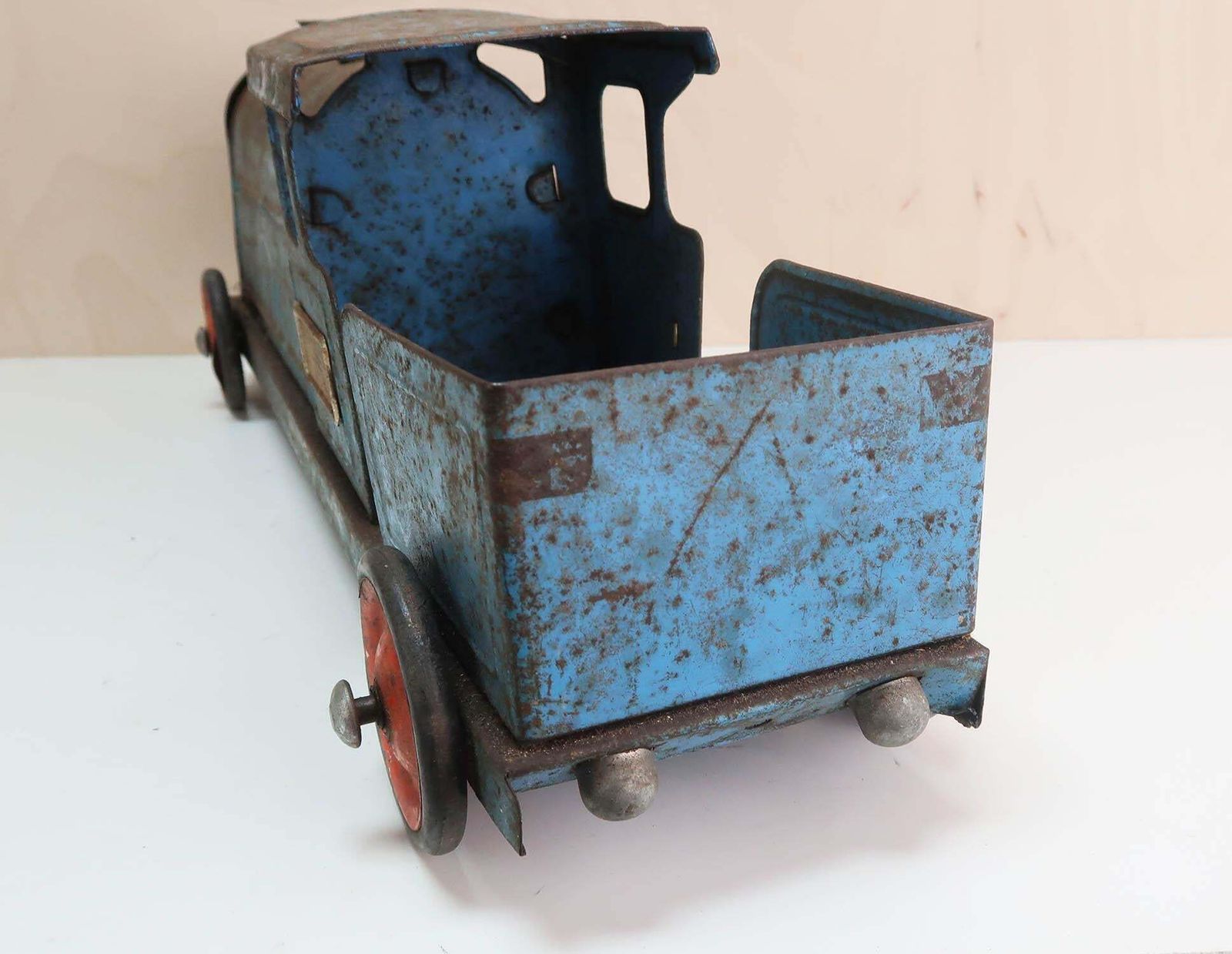 Vintage Pull Along Tinplate Toy Train. English 1950's photo buy