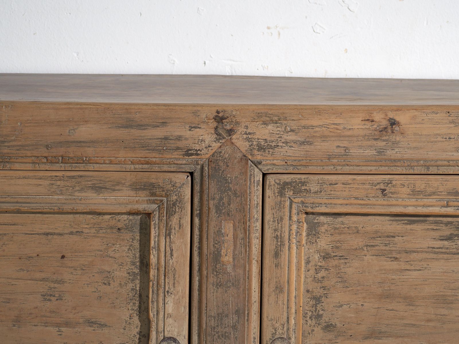 photo furniture Antique Sideboard In Pine Wood – China, Circa 1930
