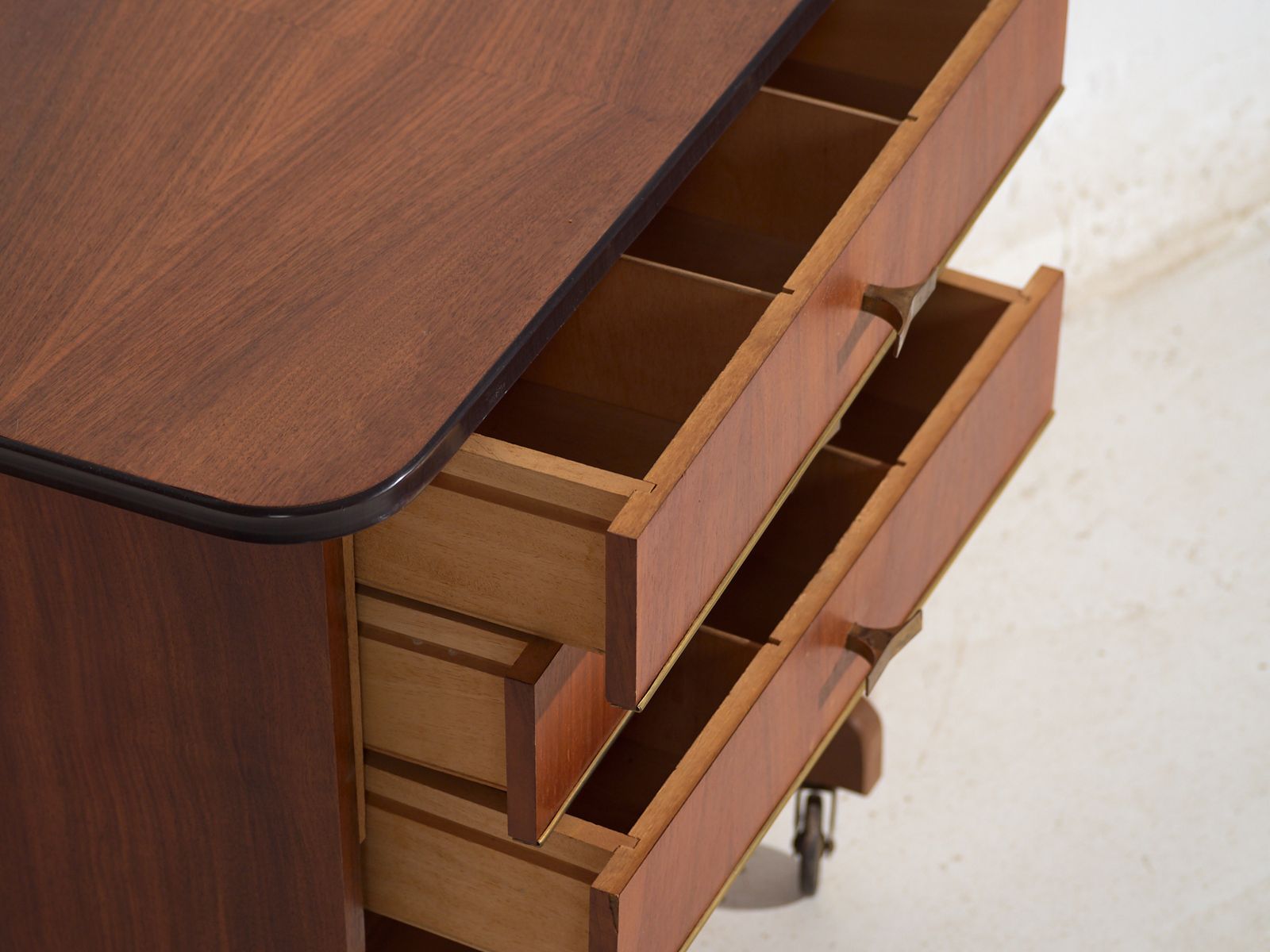 Art Deco Serving Trolley In Walnut – Czechoslovakia, Circa 1930 photo vinterior
