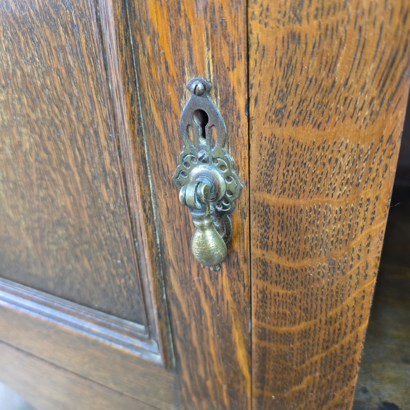 photo vintage Antique Oak Sideboard Mirror Back Jacobean Revival Buffet Cabinet  Wood Cupboard